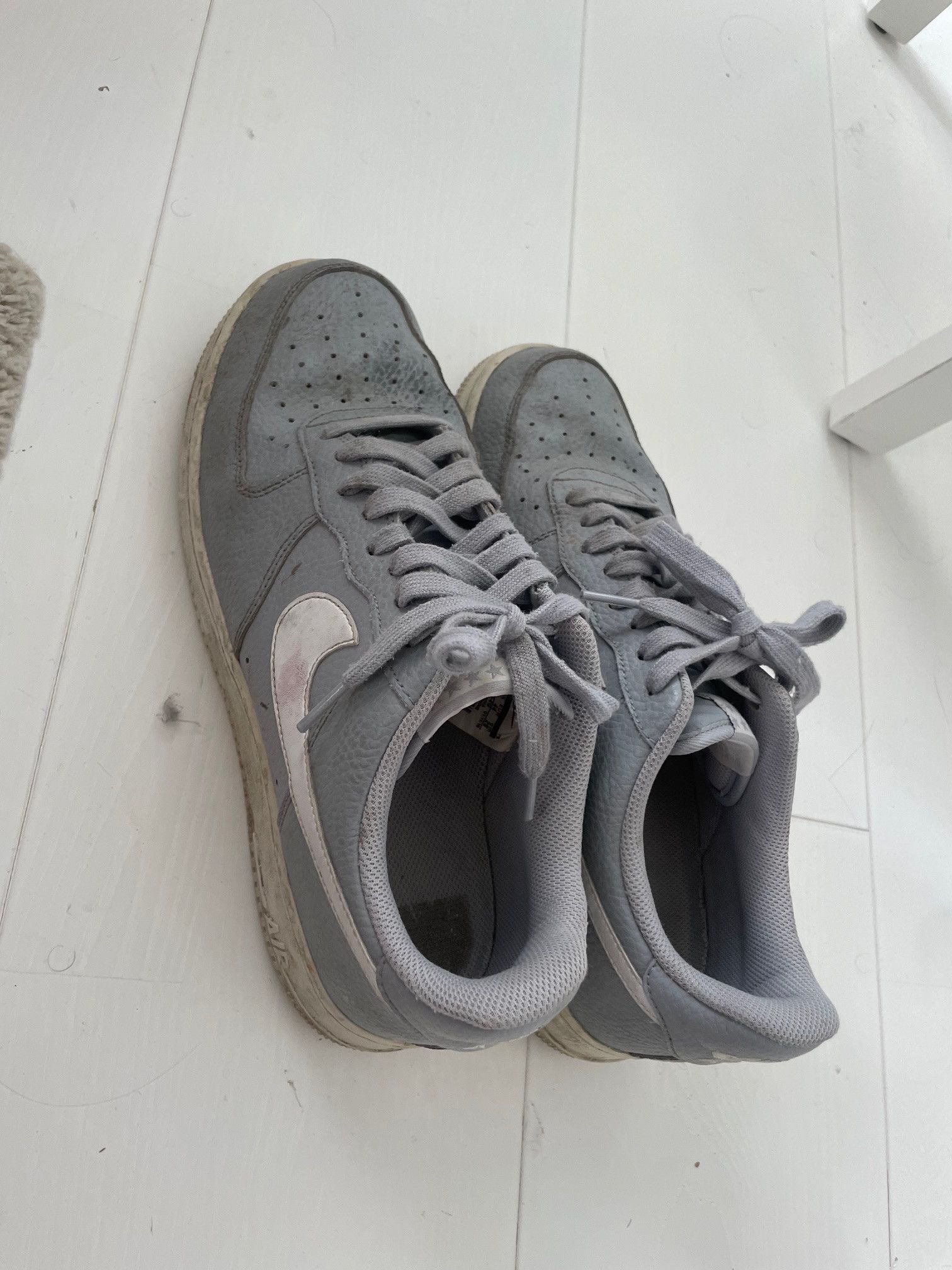 Nike Nike Air Force 1 Low Size US 10 / EU 43 - 2 Thumbnail
