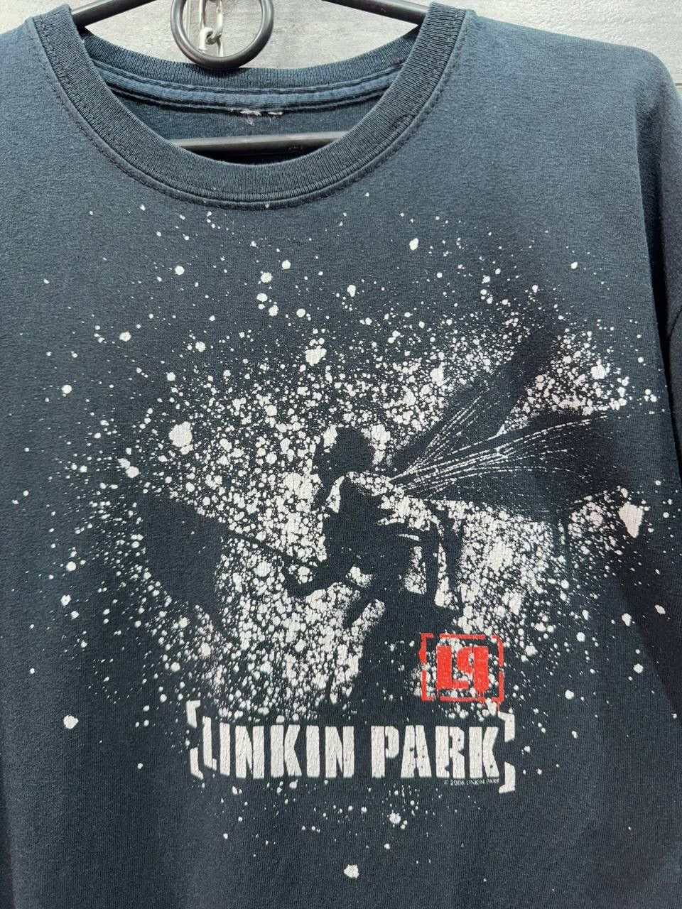 Band Tees Vintage 2006 Linkin Park LP Trashed band tee Shirt Size US S / EU 44-46 / 1 - 3 Thumbnail