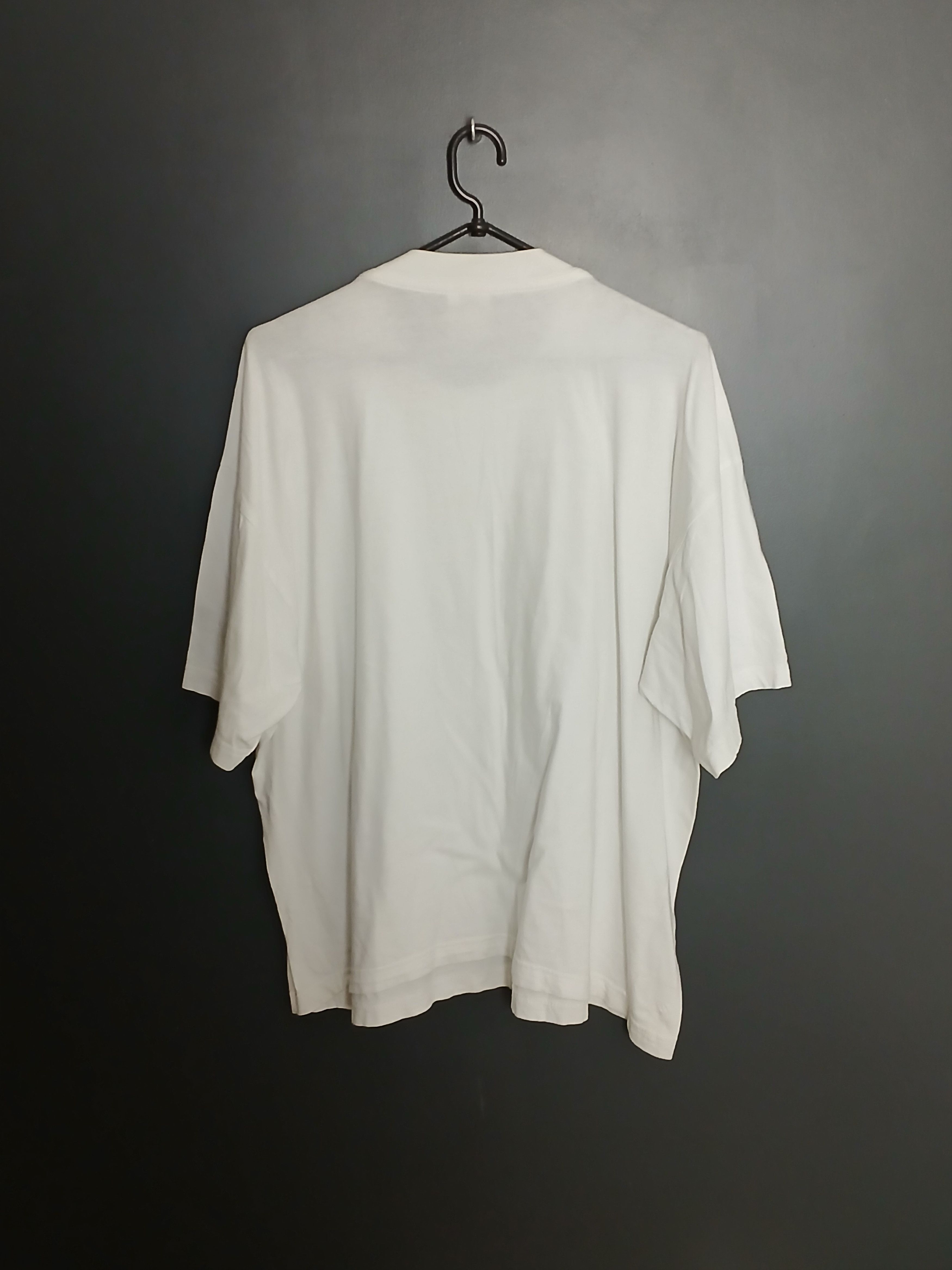 Vintage Vintage 1998 Titanic Leonardo DiCario T-Shirt Size US XL / EU 56 / 4 - 2 Thumbnail