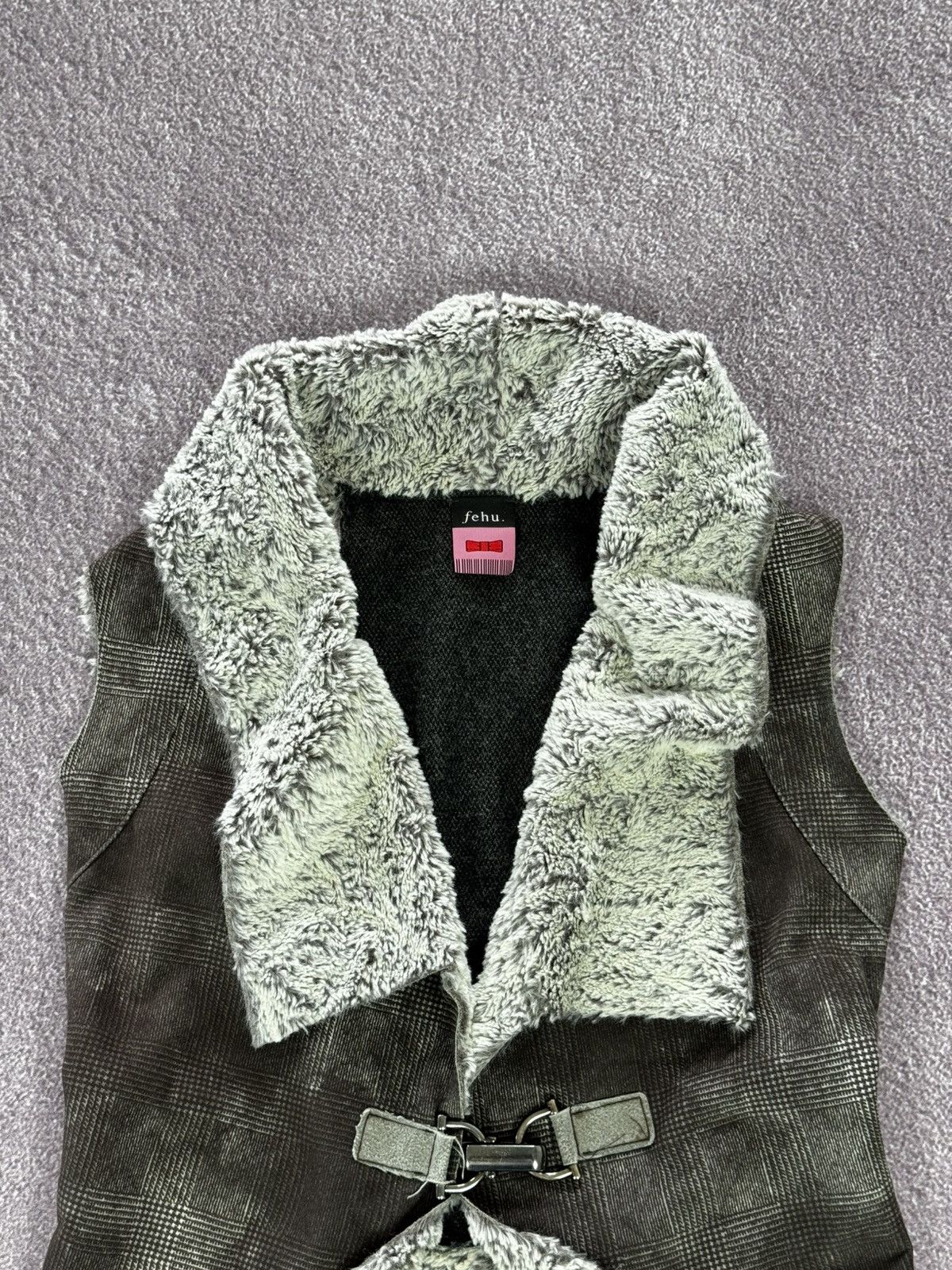 Japanese Brand Avant Garde Y2K Vintage Fuzzy Glam Vest Size M / US 6-8 / IT 42-44 - 3 Thumbnail