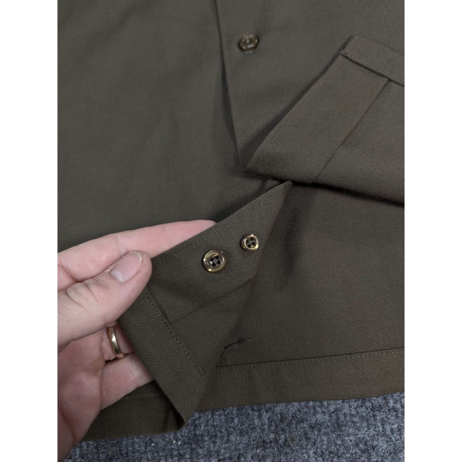 Pendleton VINTAGE Pendleton Riviera Shirt Men’s L Dark Green/Brown Wool USA Fabrics Shirt Mens L Green Wool Button-Up Size US L / EU 52-54 / 3 - 4 Thumbnail