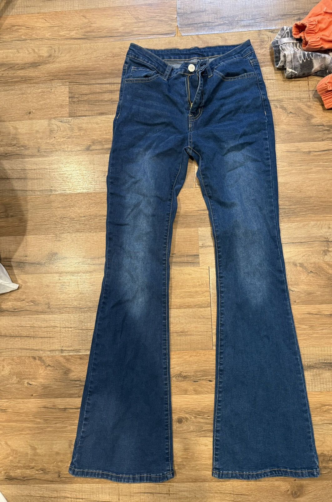 Shein Bell Bottom Jeans Size 26" / US 2 / IT 38 - 1 Thumbnail