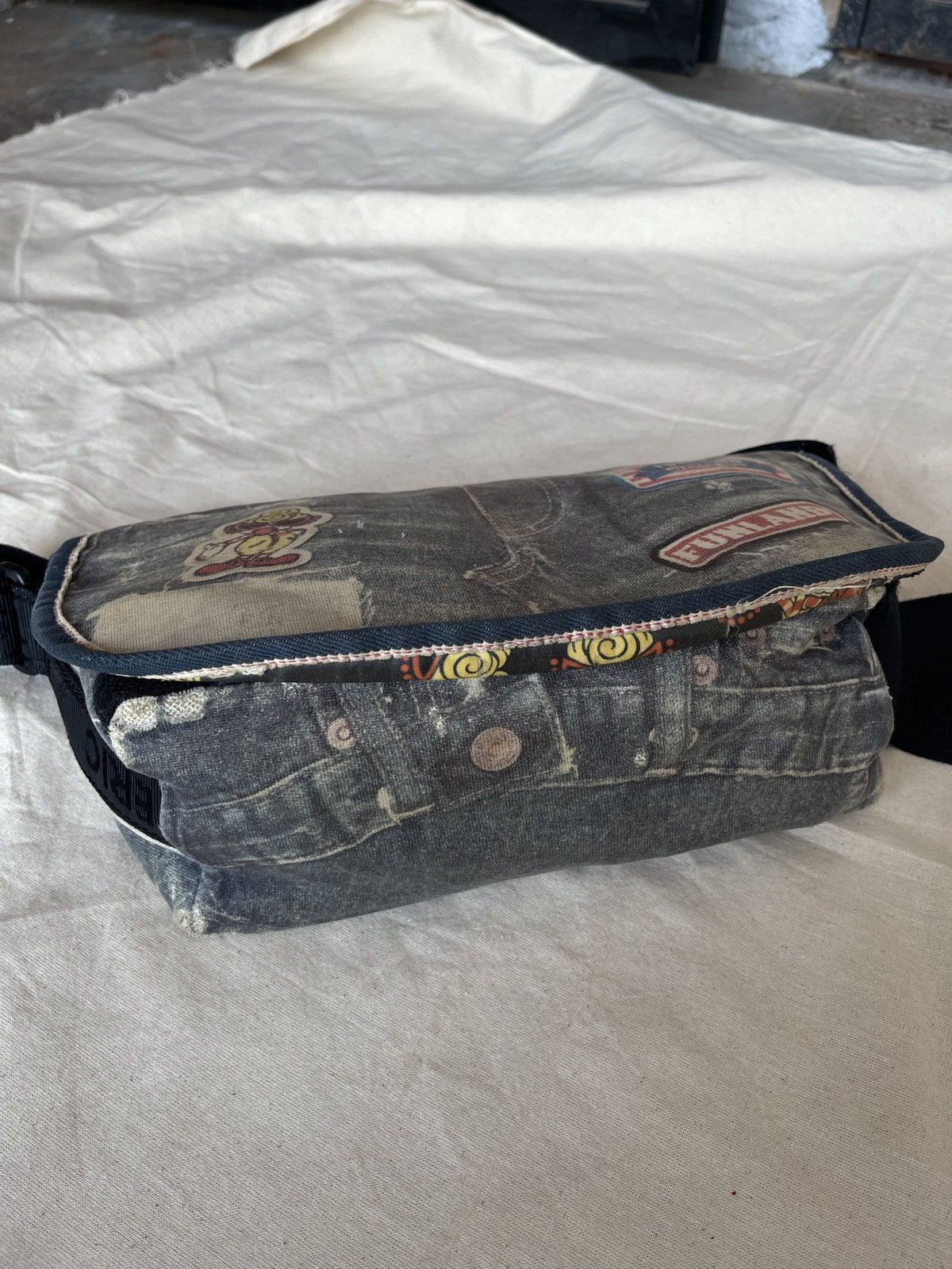 Hysteric Glamour Hysteric Mini Original Distressed Design Sling Bag Size ONE SIZE - 4 Thumbnail