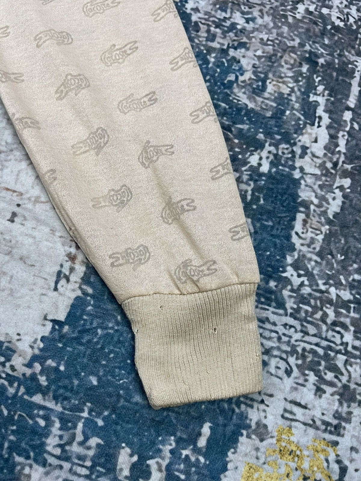 Lacoste Vintage Lacoste Full Monogram V Neck Jumper Sweater Size US S / EU 44-46 / 1 - 14 Thumbnail