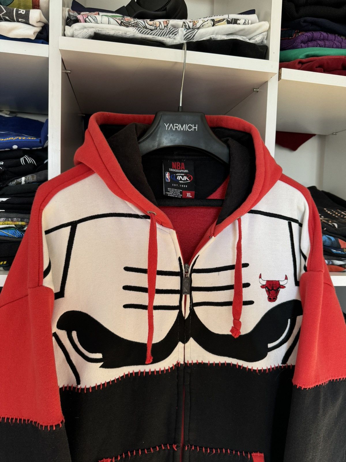 NBA Vintage Chicago Buls Embroidered Sewn Hoodie Size US XL / EU 56 / 4 - 3 Thumbnail