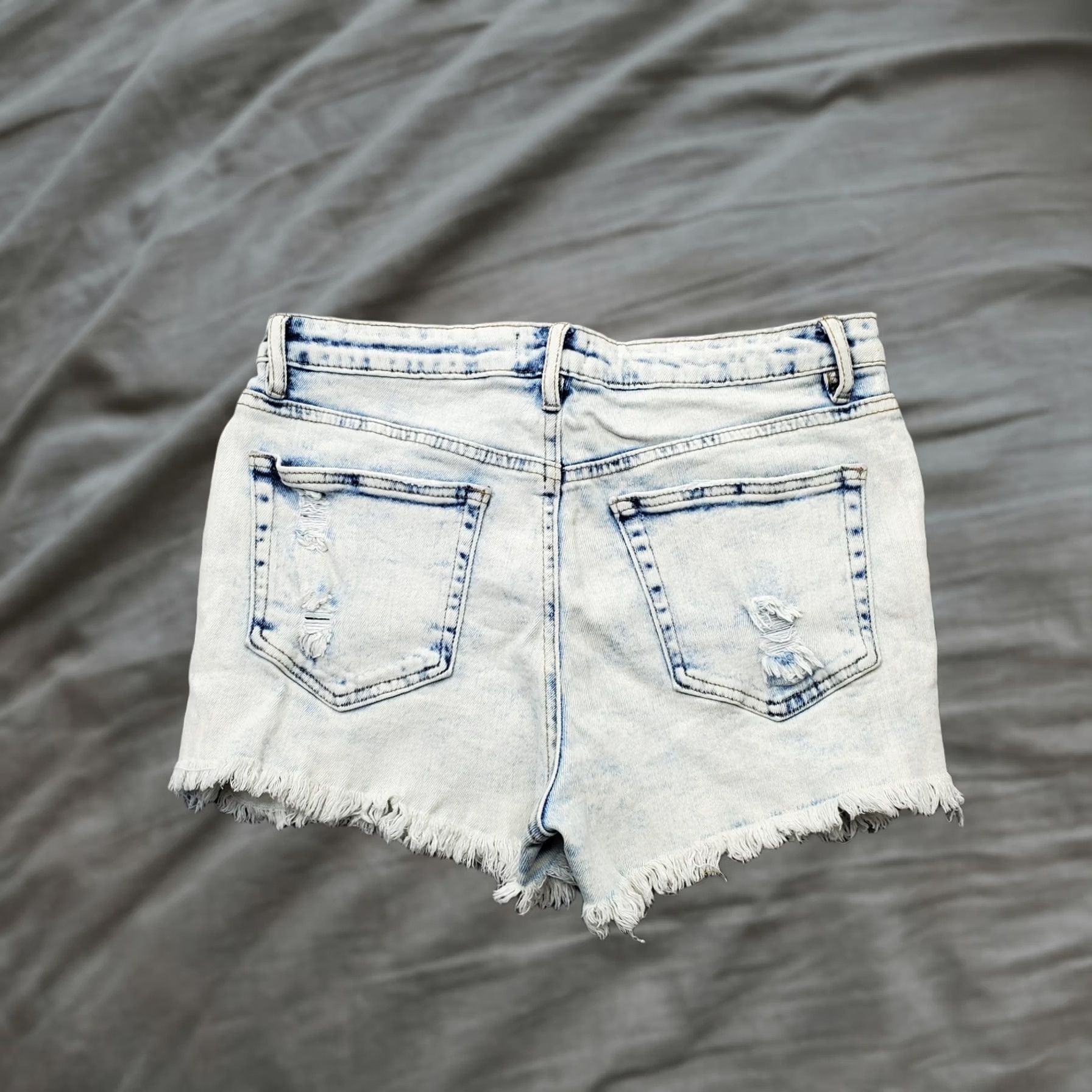 Vintage Harper Women Shorts 28 Blue Denim Stretch Raw Hem Distressed Button Fly - Vintage? No Size 28" / US 6 / IT 42 - 1 Thumbnail