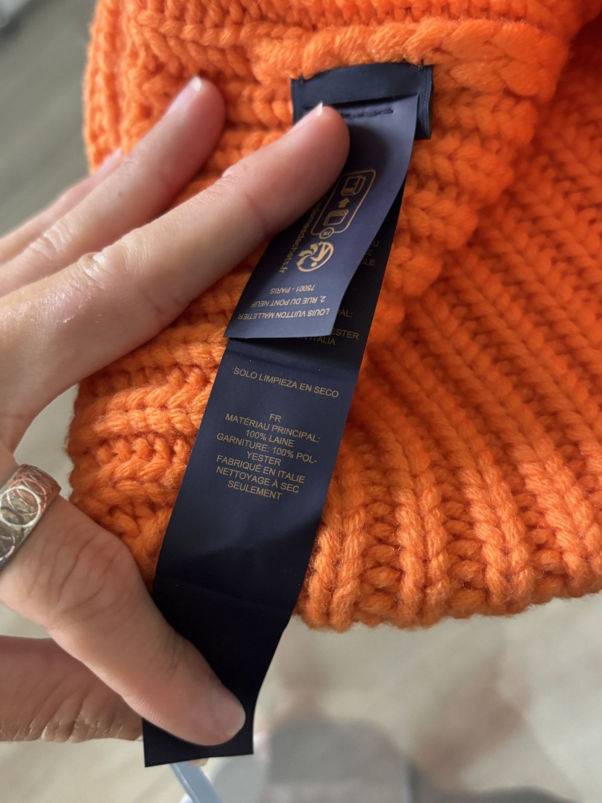 Louis Vuitton LV LOGO KNIT BEANIE ORANGE Size ONE SIZE - 10 Thumbnail