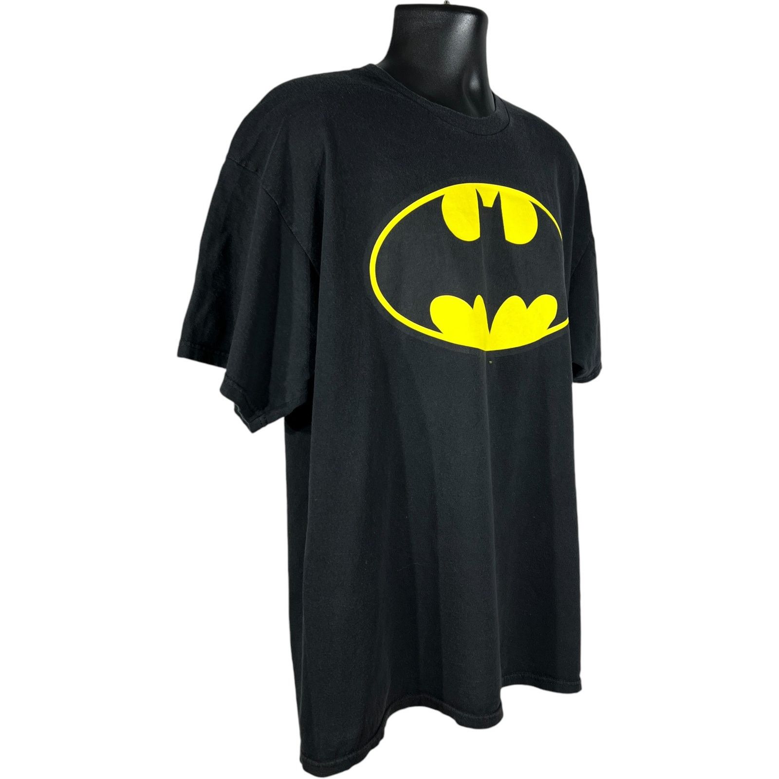 DC Comics Batman Chest Logo Tee Size US XL / EU 56 / 4 - 4 Thumbnail