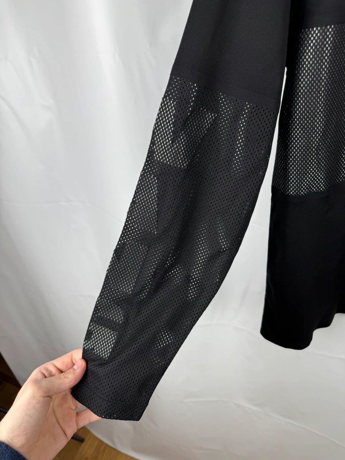 Alexander Wang × H&M Alexander Wang HM Longsleeve With Mesh Logos size S Size US S / EU 44-46 / 1 - 4 Thumbnail