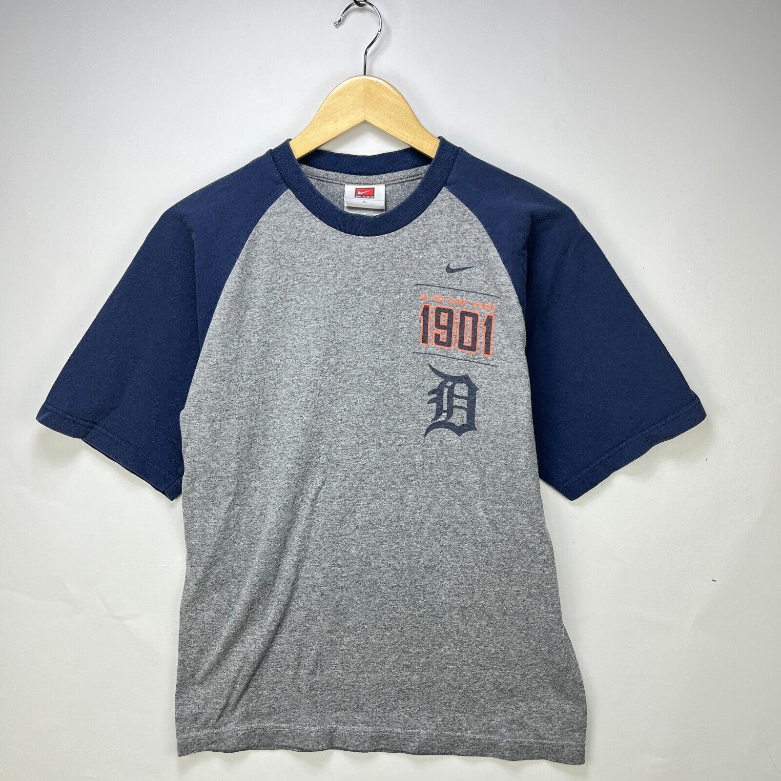 Nike × Vintage Vintage Y2K Nike Detroit Tigers T Shirt Small Size US S / EU 44-46 / 1 - 1 Thumbnail