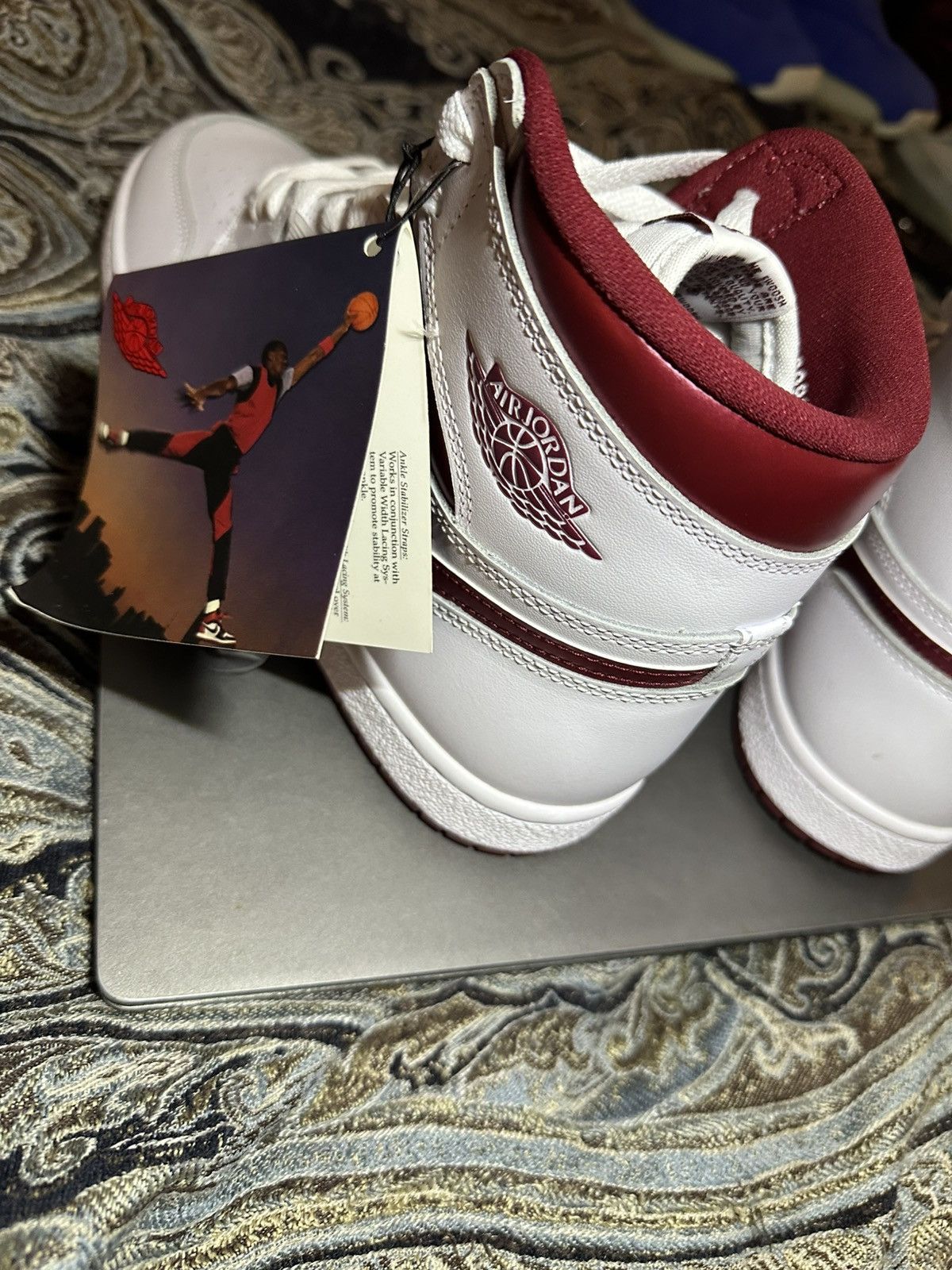 Jordan Brand Air Jordan 1 Metallic Burgundy Size 10.5 Size US 10.5 / EU 43-44 - 4 Thumbnail