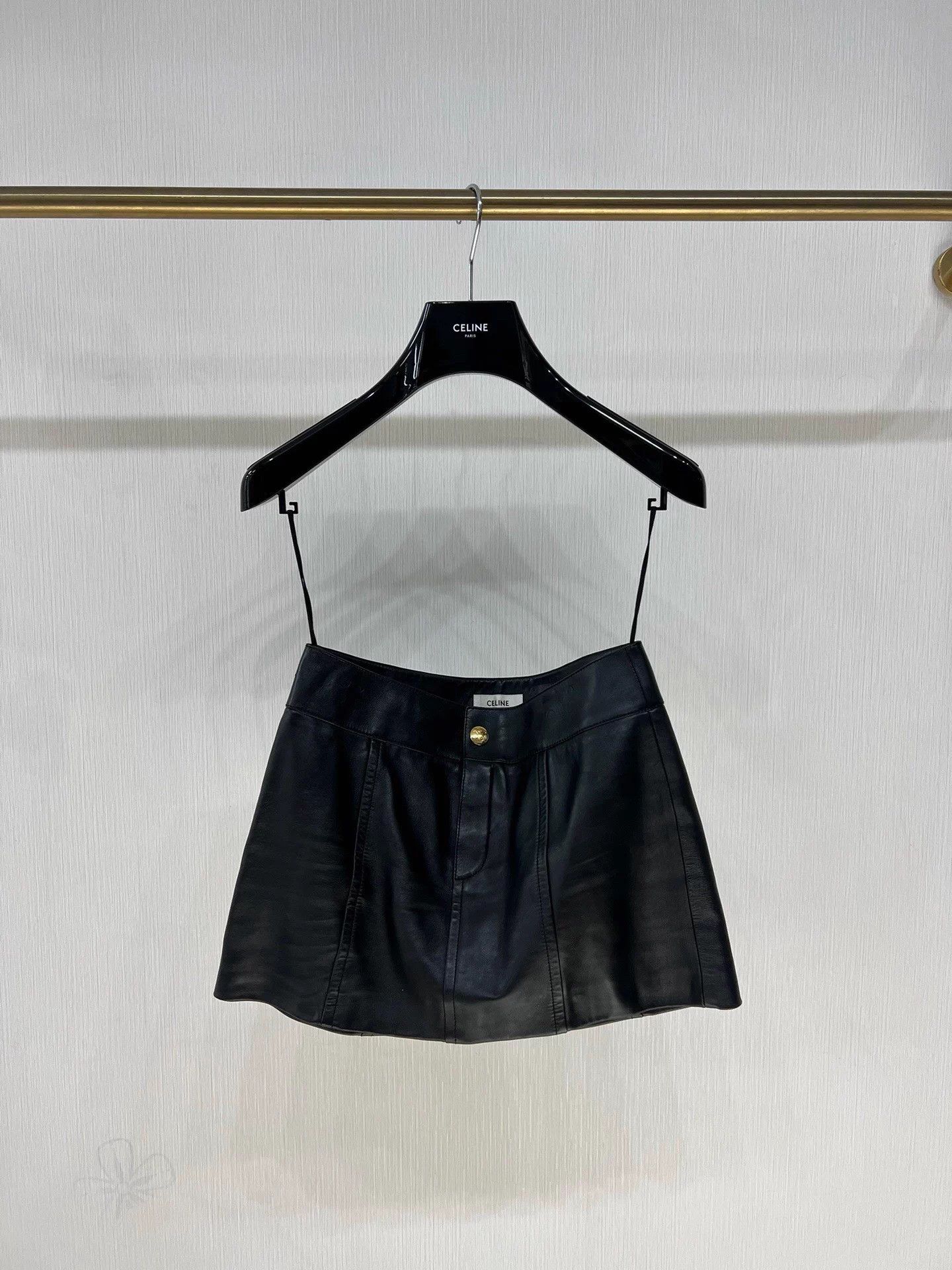 Celine Celine 24SS Y2K low-waist leather mini skirt 38 Size 27" / US 4 / IT 40 - 1 Thumbnail