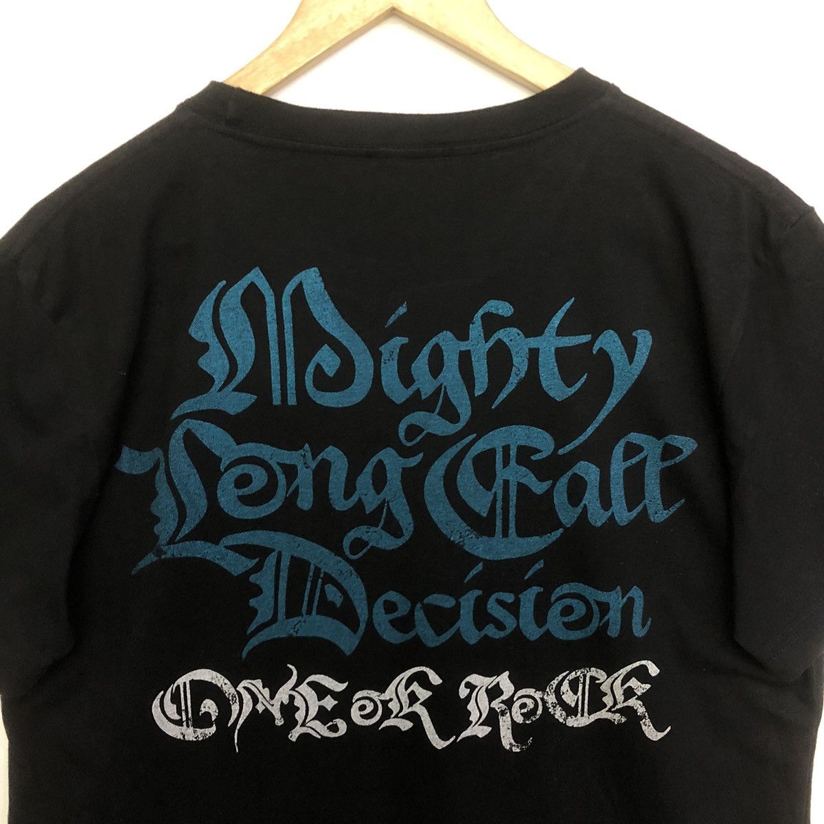 Band Tees One Ok Rock Mighty Long Fall Decision Album Tshirt Size US L / EU 52-54 / 3 - 4 Thumbnail