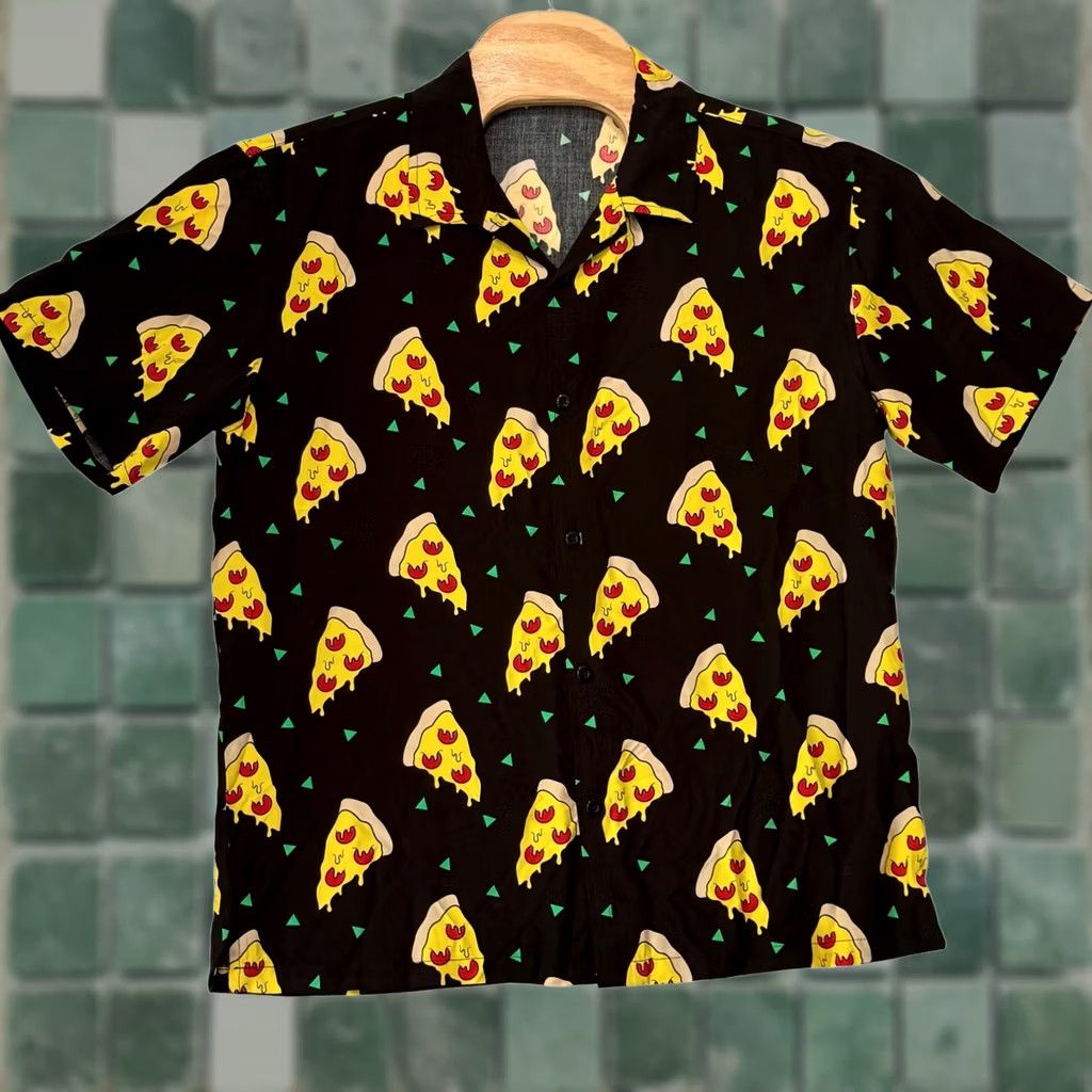 Vintage Bioworld Mens M Button Down Shirt Black Pizza Print Rayon Novelty Breathable NWT Size US M / EU 48-50 / 2 - 1 Thumbnail