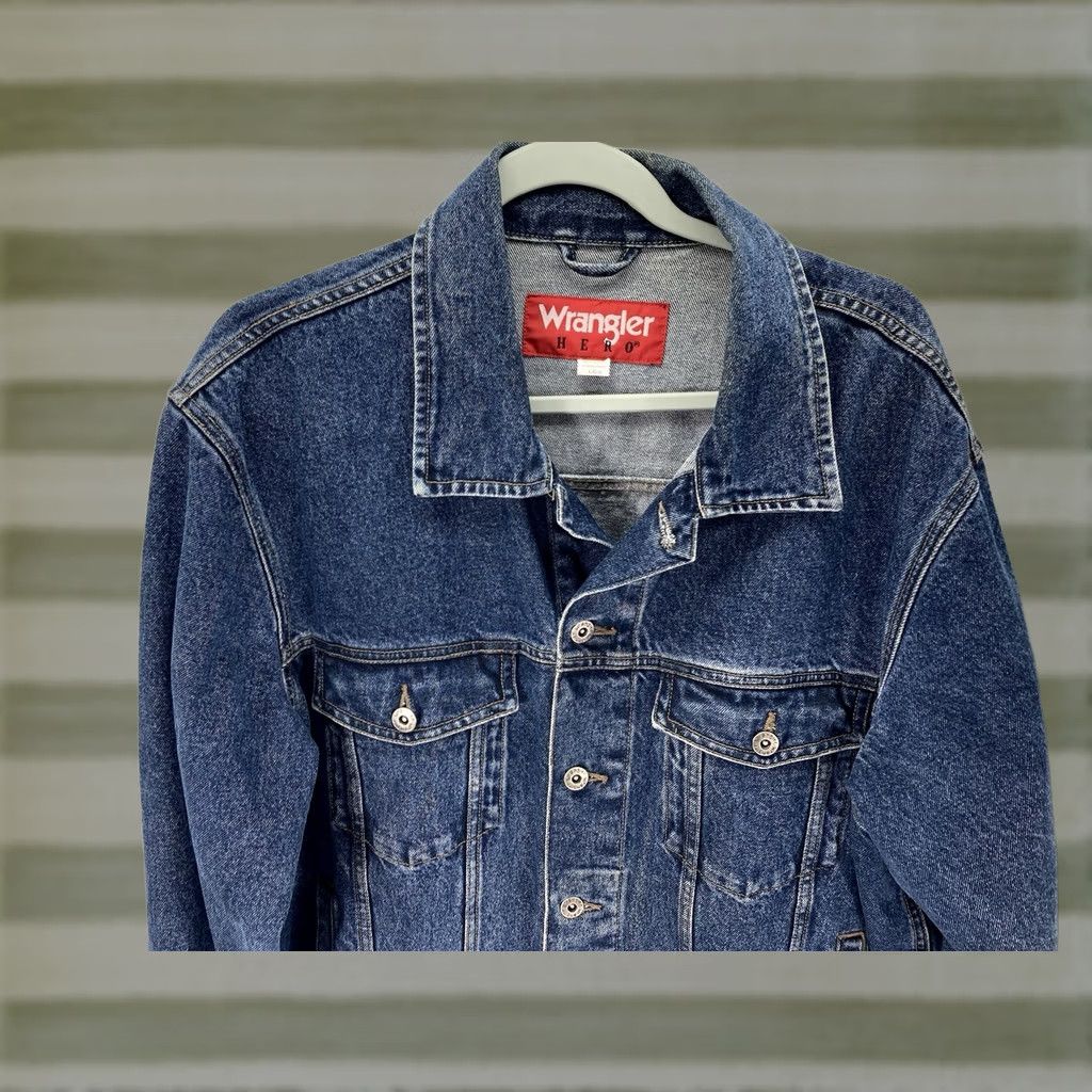 Wrangler Wrangler Denim Trucker Jacket Men Large Blue Button Western Medium Wash Jacket Mens Blue Wrangler Size US L / EU 52-54 / 3 - 1 Thumbnail