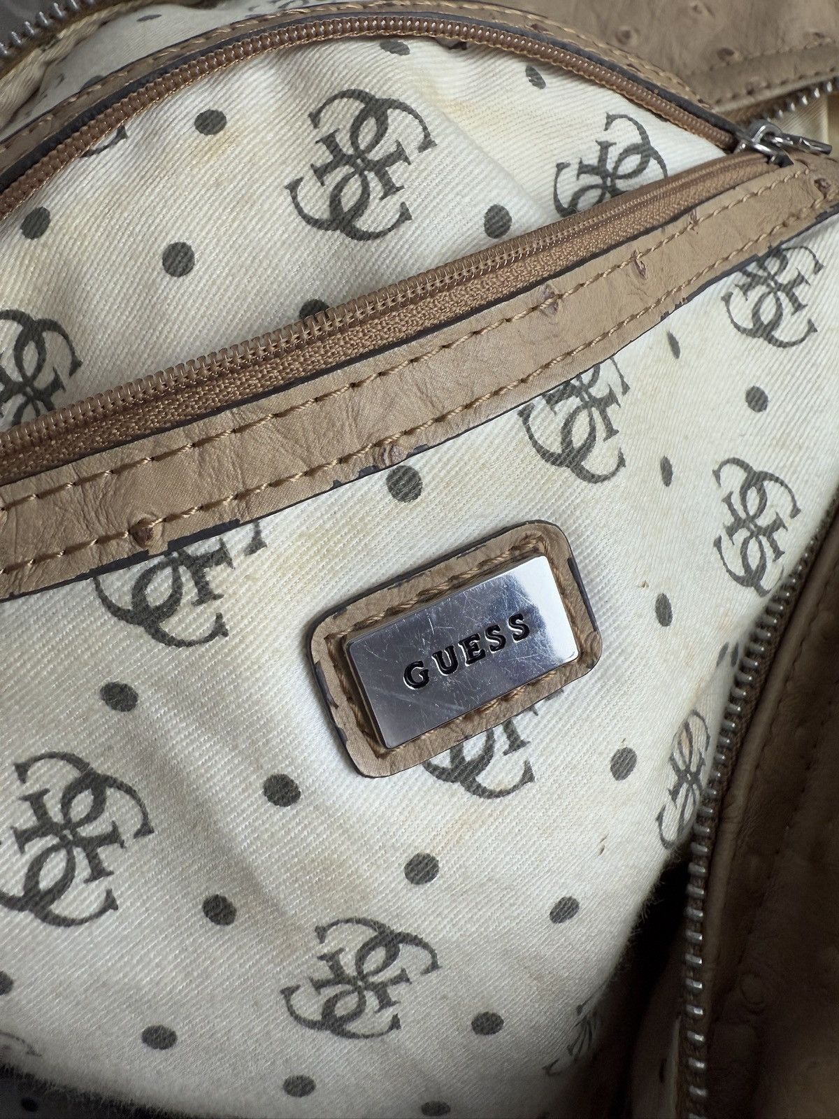Guess × Vintage Vintage y2k Guess big logo leather shoulderbag designer rare Size ONE SIZE - 15 Thumbnail
