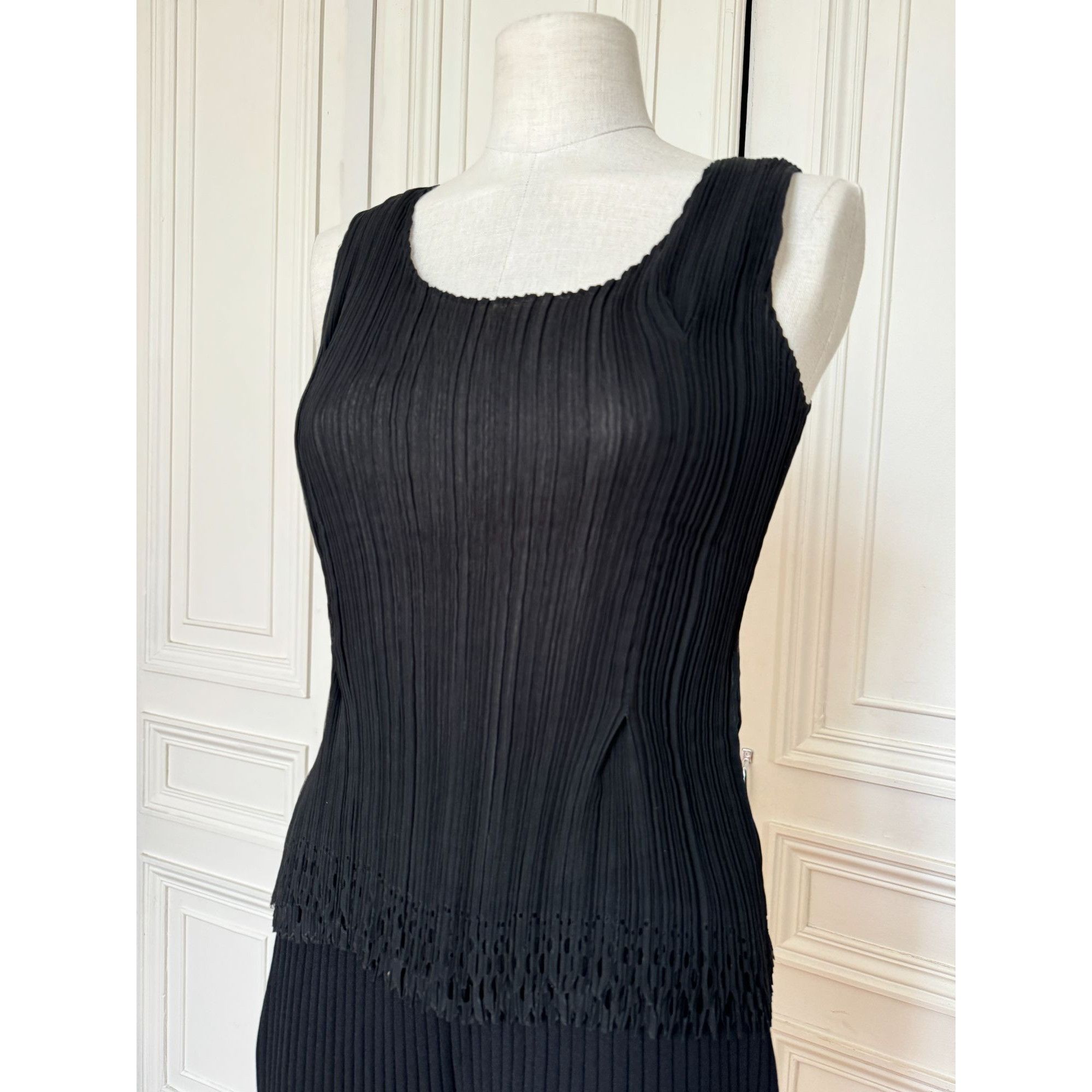 Issey Miyake Fête Black Pleated Tank Top Size M / US 6-8 / IT 42-44 - 2 Thumbnail