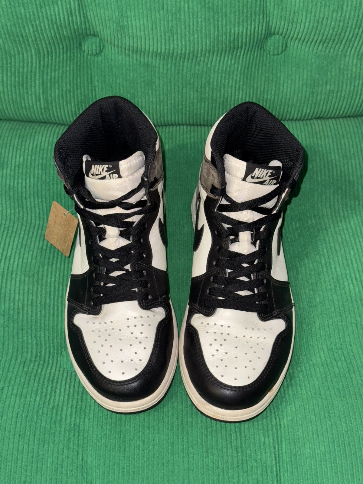 Nike 📍Rare📍Nike Air Jordan 1 High "Mocha" Shoes Size US 9.5 / EU 42-43 - 7 Thumbnail