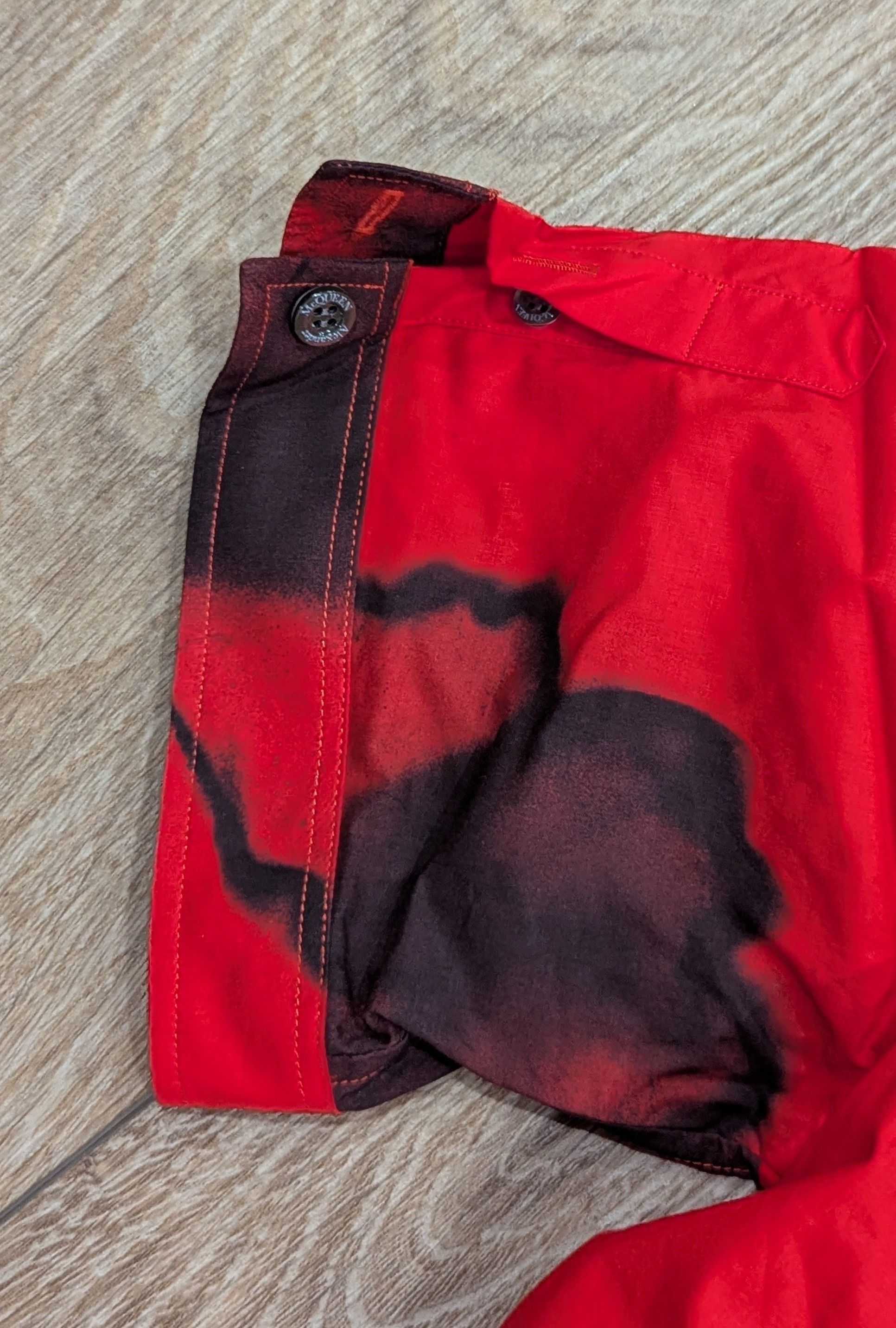 Alexander McQueen Alexander McQueen Floral Button Up Shirt Red/Black 15.5 Size US M / EU 48-50 / 2 - 5 Thumbnail