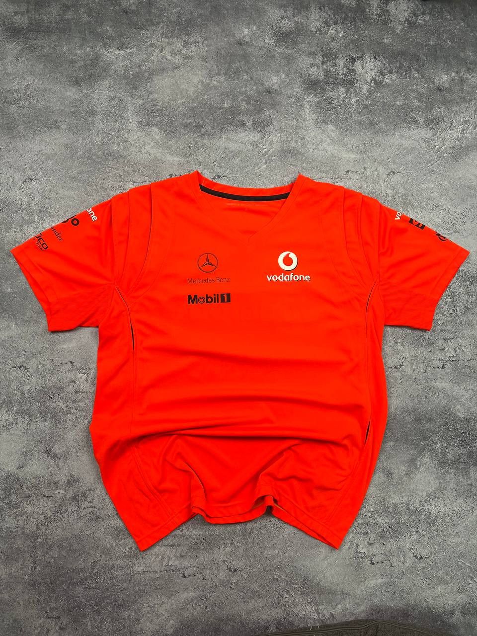 Formula 1 Mercedes Benz Vodafone Hugo Boss F1 T-Shirt Size US XL / EU 56 / 4 - 1 Thumbnail