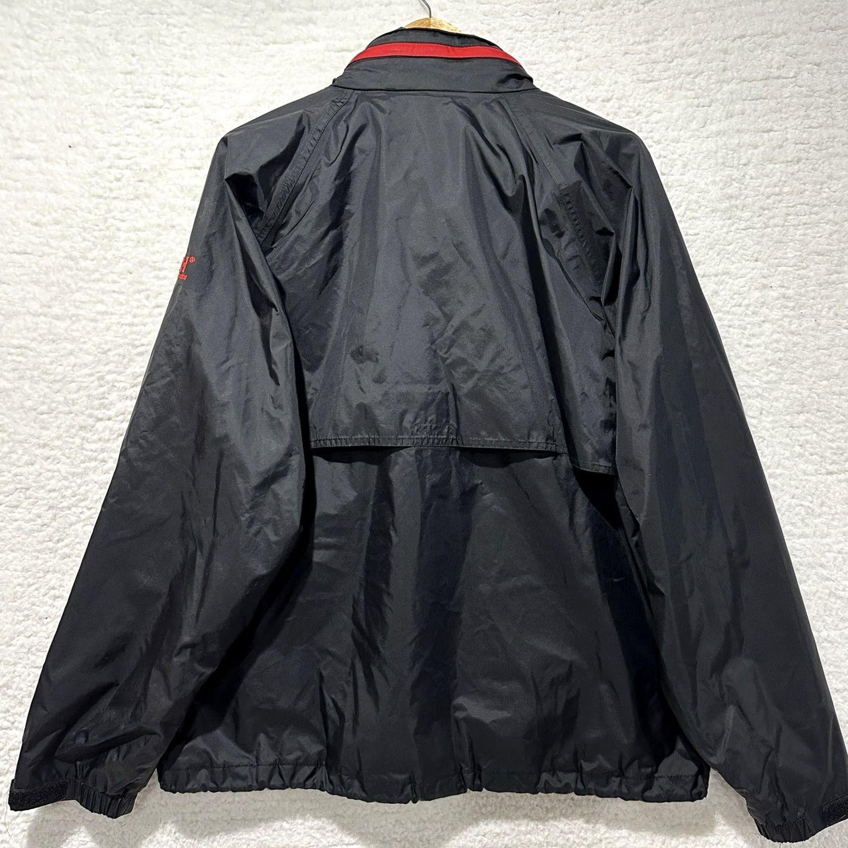 Helly Hansen Helly Hansen Windbreaker Jacket L Hooded Full Zip Black Red Detailing Collar L Size US L / EU 52-54 / 3 - 2 Thumbnail