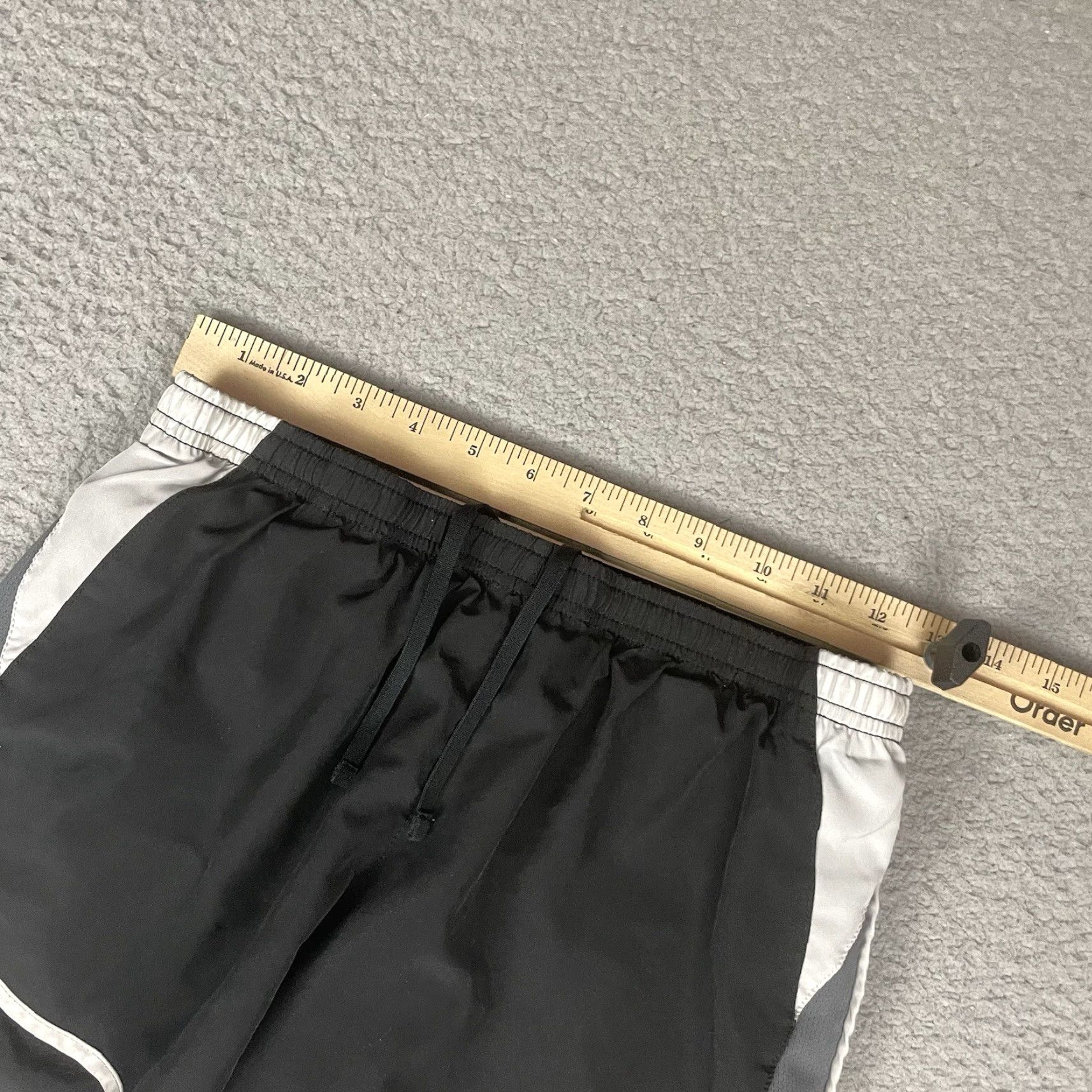 Nike VINTAGE Nike Dri Fit Athletic Shorts Womens XS Black 3" Inseam Liner Workout Run Womens Size 26" / US 2 / IT 38 - 4 Thumbnail