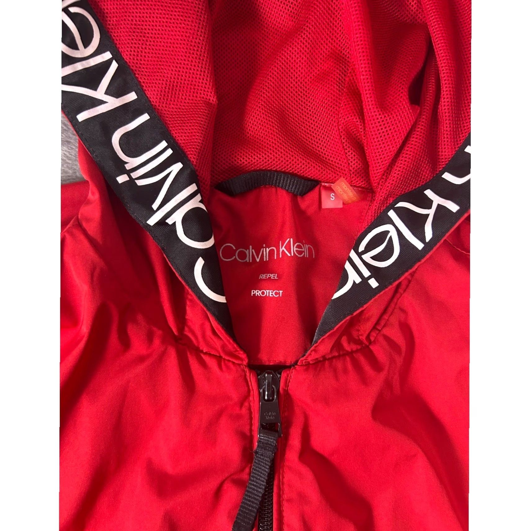 Calvin Klein Calvin Klein Men's Red Zip Up Hooded Windbreaker Jacket CK Logo Size S Size US S / EU 44-46 / 1 - 4 Thumbnail