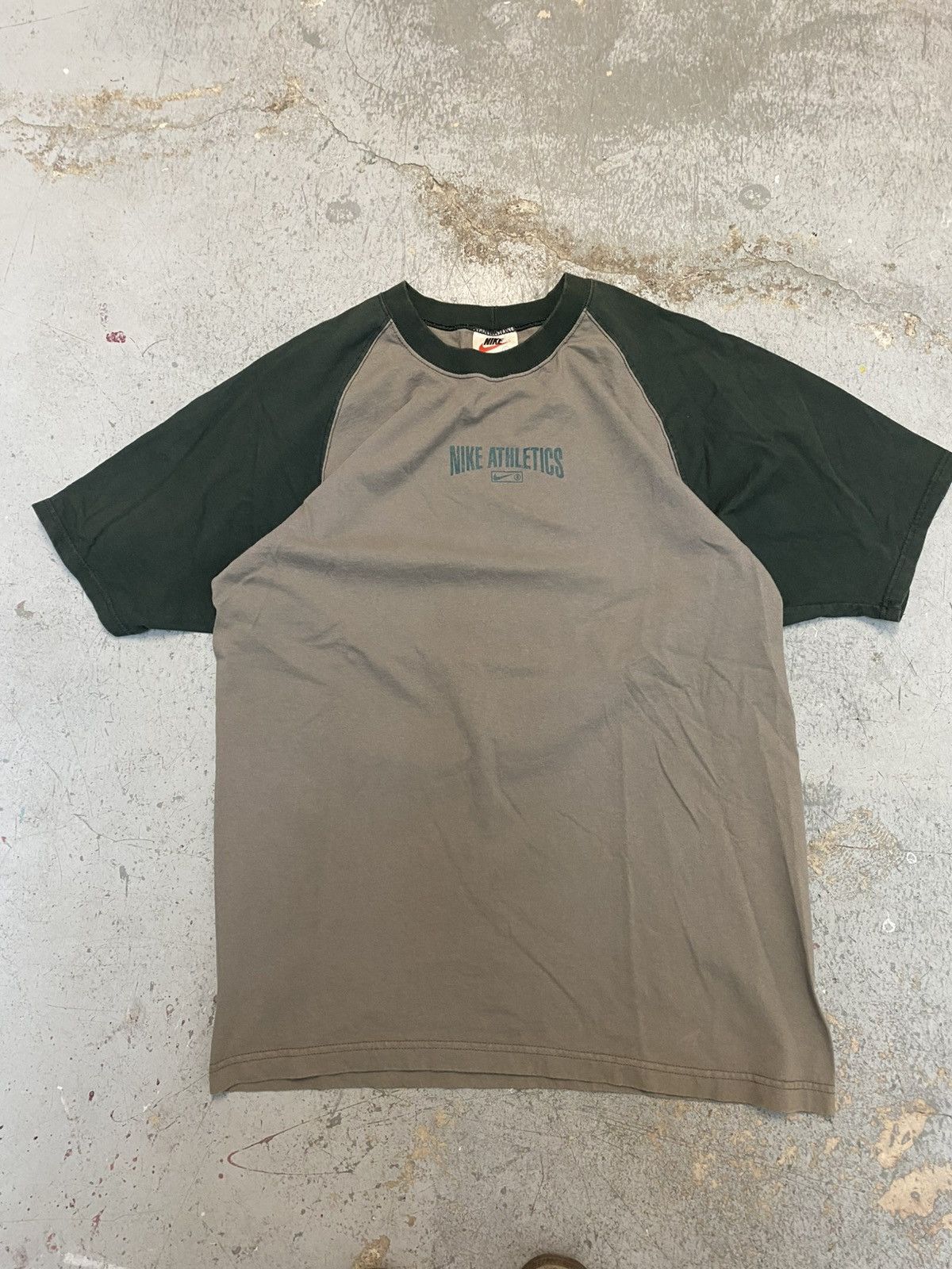 Nike Vintage 1990’s Nike Tee Shirt Size US L / EU 52-54 / 3 - 1 Thumbnail