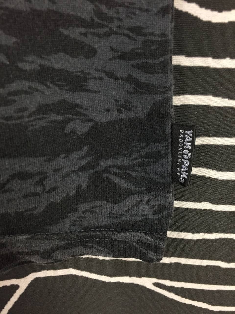 Japanese Brand Yak Pak Brooklyn NY Box Logo Camouflage Tee Size S Size US S / EU 44-46 / 1 - 6 Thumbnail