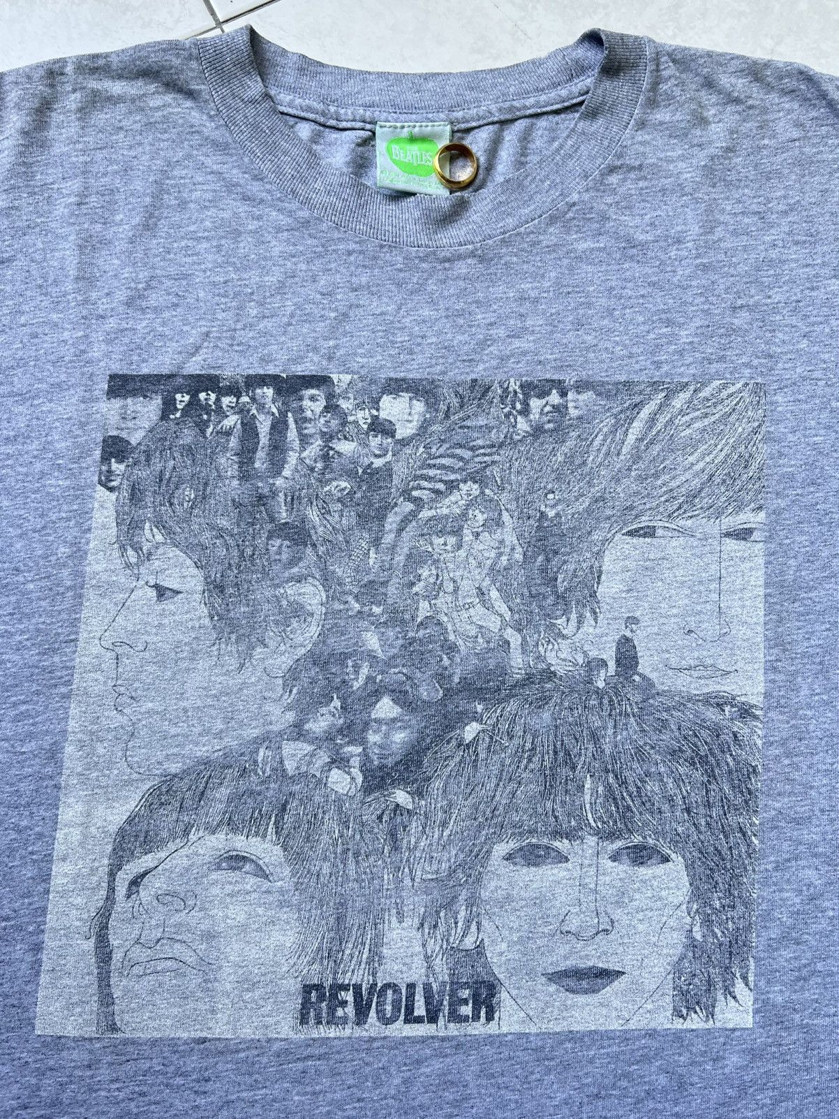 Band Tees Vintage Distressed The Beatles Revolver Band Tees Size US XL / EU 56 / 4 - 1 Thumbnail