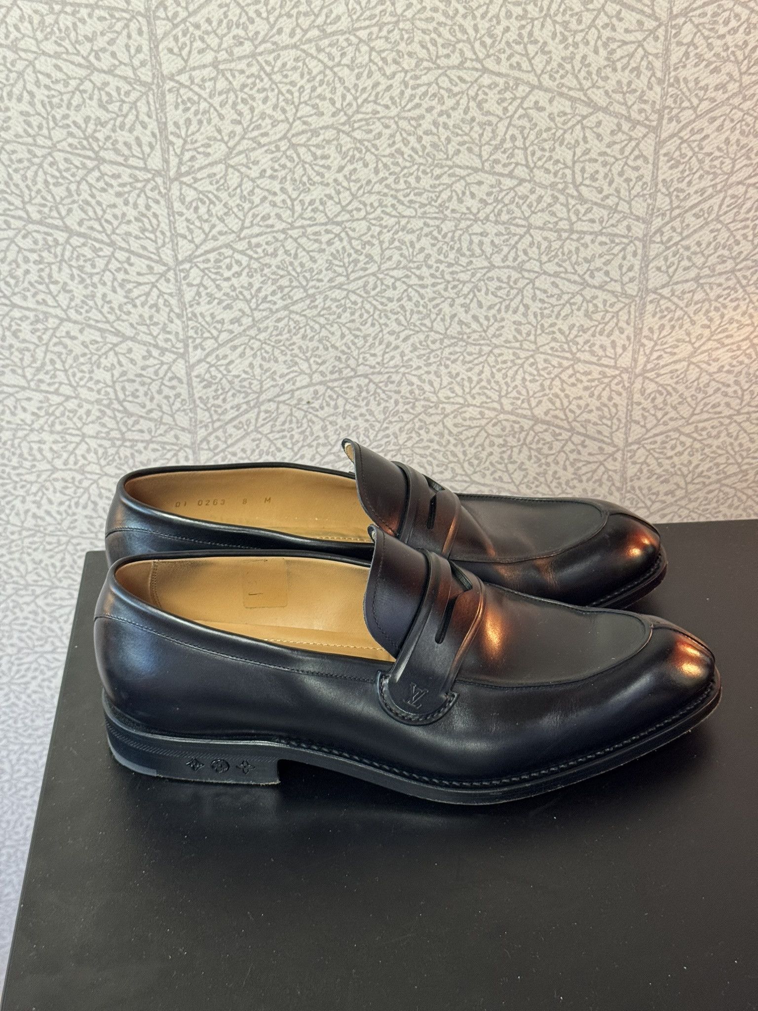 Louis Vuitton LOUIS VUITTON / Sorbonne Loafer Black / UK 8 Size US 9 / EU 42 - 4 Thumbnail