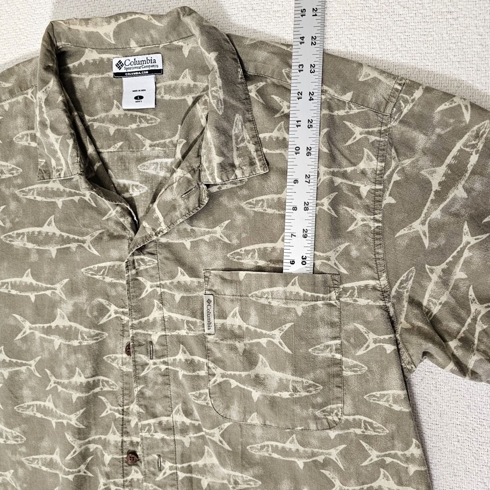 Vintage Columbia Men’s Shirt Button-Up Short Sleeve Shark Print Cotton Brown Large M Casual Lightweigh t Pockets Fish Theme Size US M / EU 48-50 / 2 - 5 Thumbnail