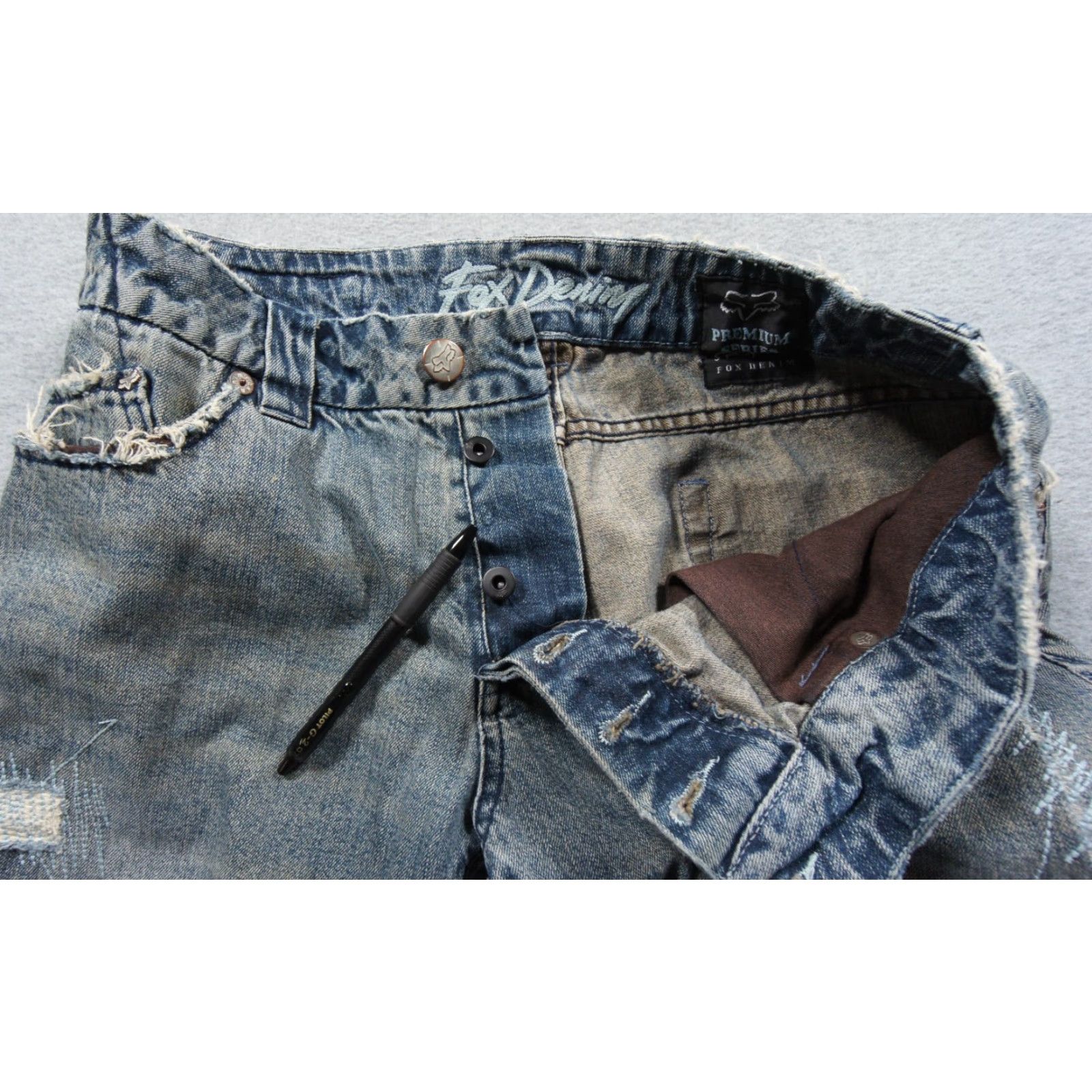 Denime Fox Jeans Mens 31 Blue Denim Regular 5-Pocket Distressed Button Fly N/A Missing one button - See image Size US 31 - 6 Thumbnail