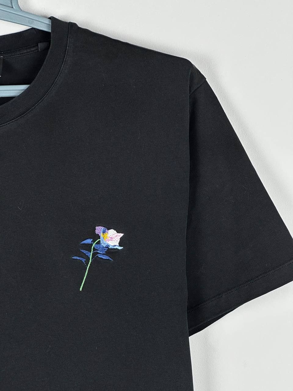 The Kooples The Kooples Black Embroidered Flower T Shirt Streetwear Size US L / EU 52-54 / 3 - 4 Thumbnail
