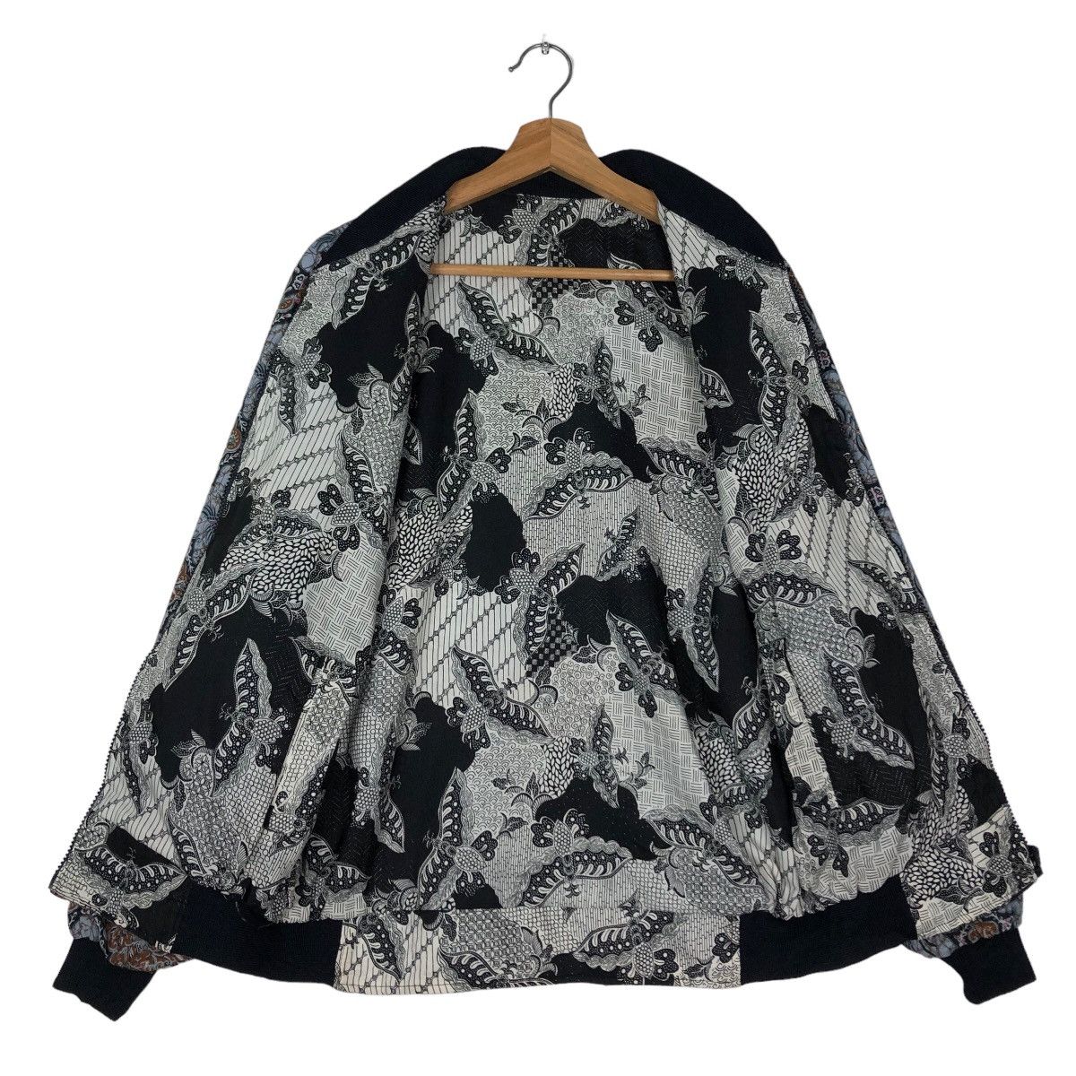 Japanese Brand 🔥90’s Vintage Bomber Jacket Batik Design Reversible Japan Size US M / EU 48-50 / 2 - 12 Thumbnail
