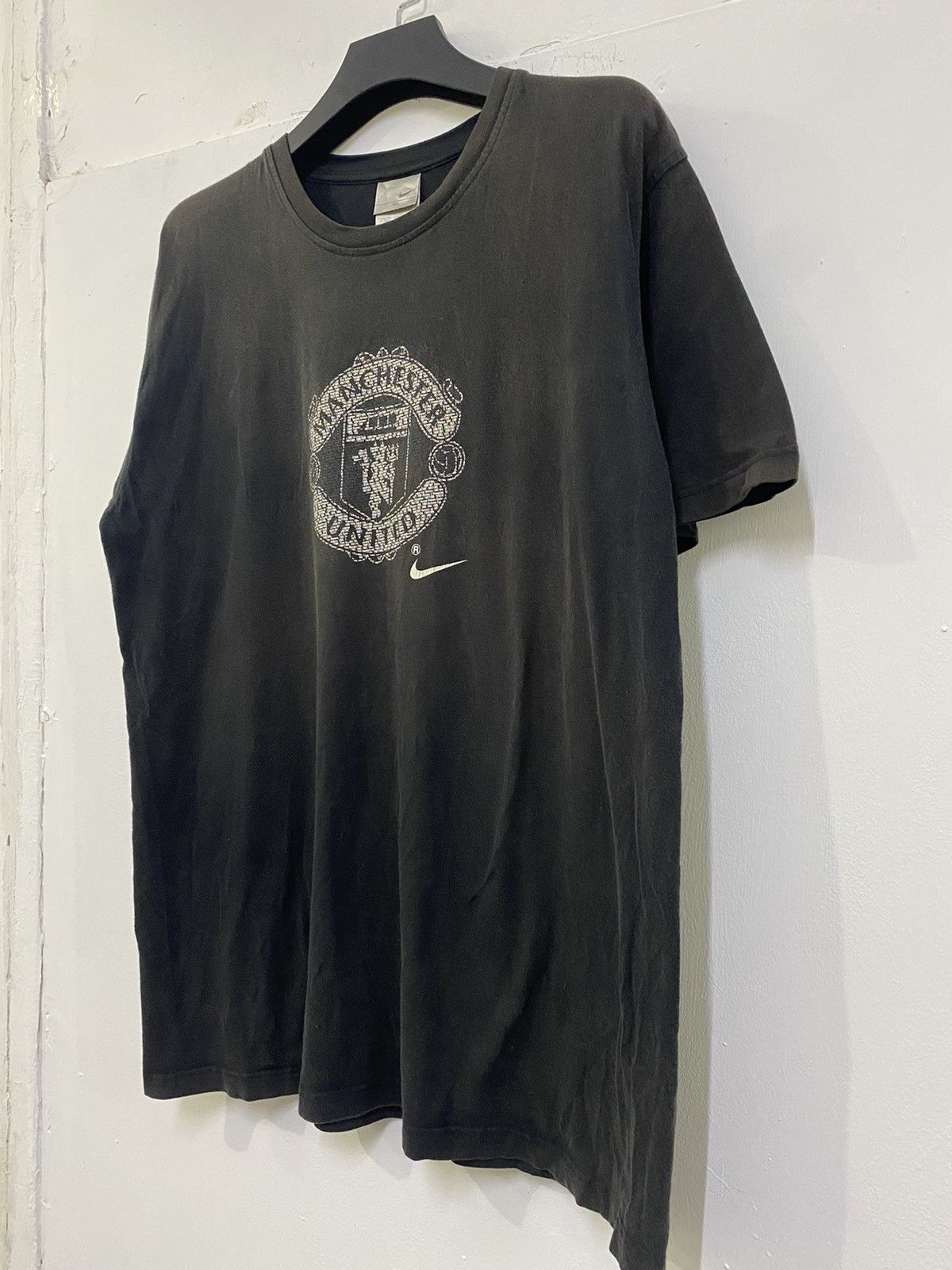 Nike 💥 NIKE MANCHESTER UNITED LOGO WITH CHAMPION CUP EPL MONOGRAM Size US XL / EU 56 / 4 - 3 Thumbnail
