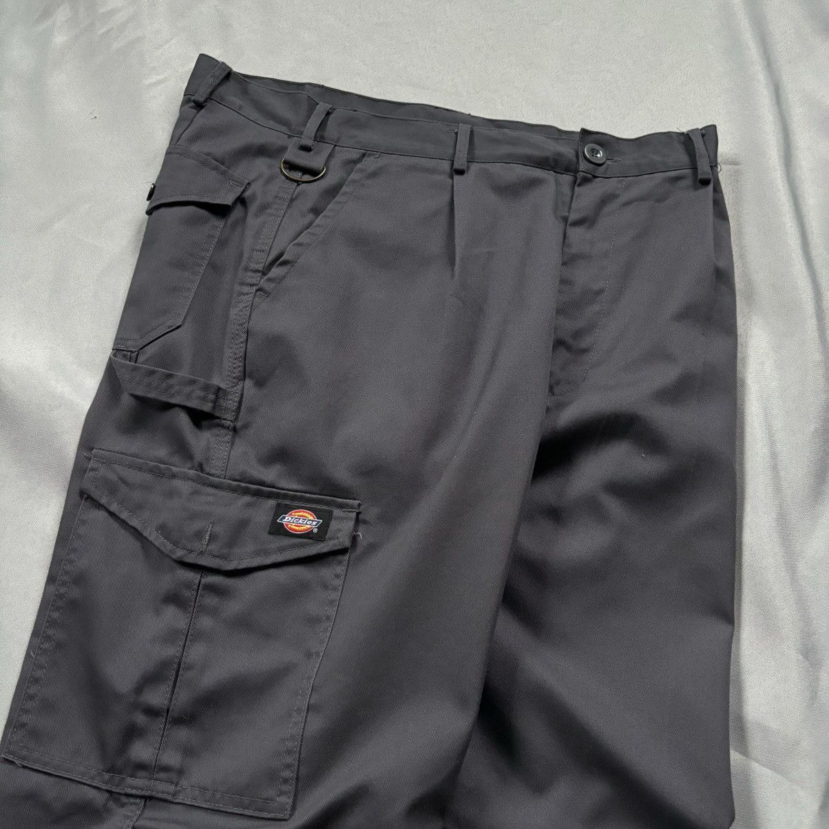 Dickies Dickies cargo vintage pant size 34 streetwear workwear Size US 34 / EU 50 - 1 Thumbnail