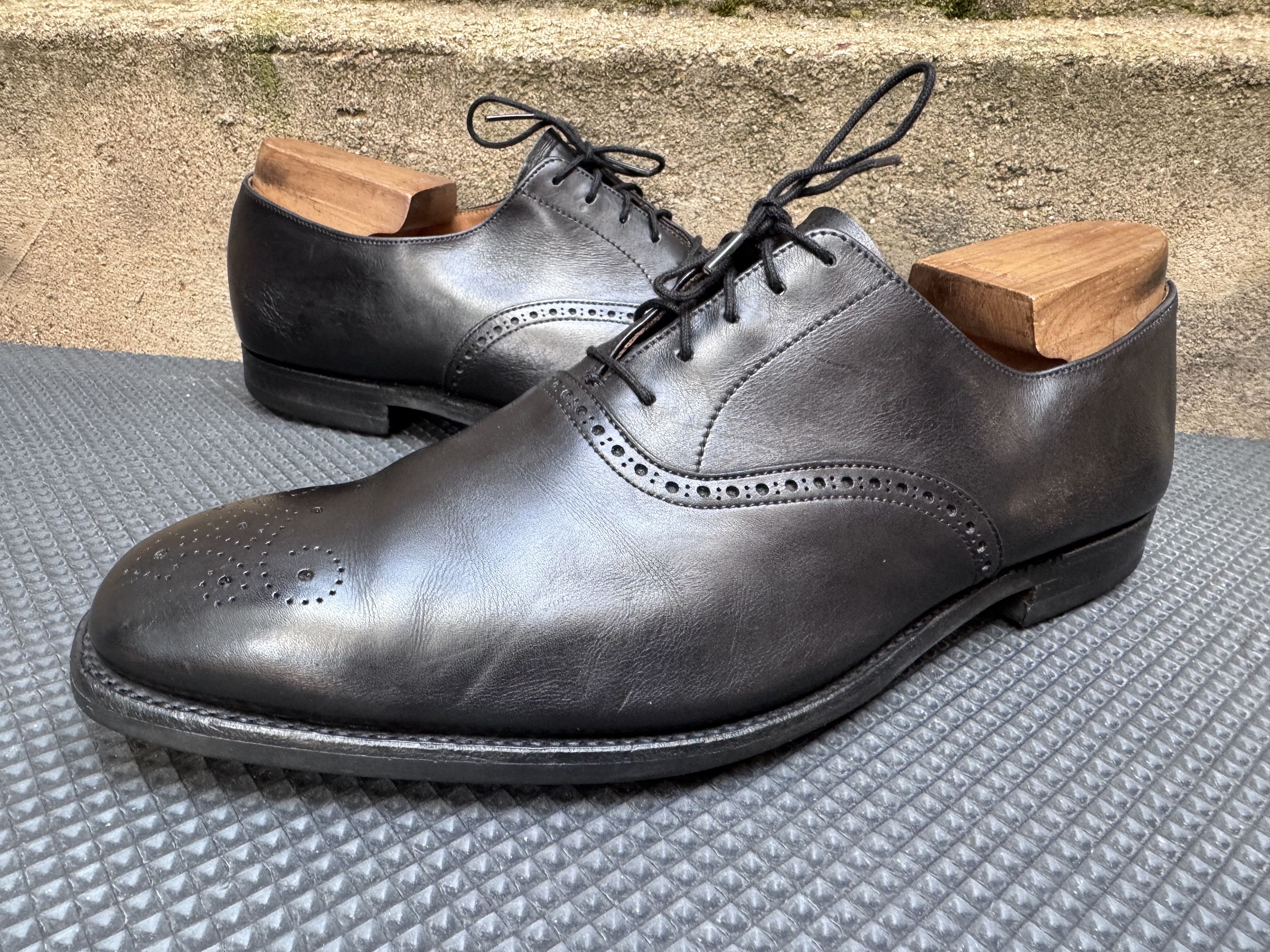 Crockett & Jones Crockett & Jones Edgware black calf city Rubber sole Size US 10 / EU 43 - 1 Thumbnail