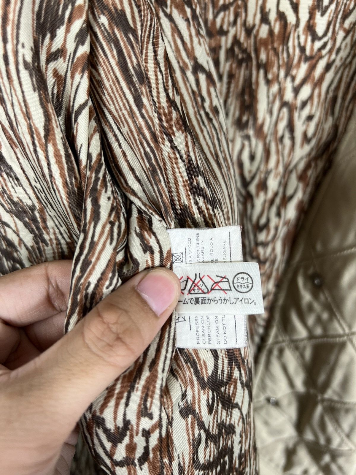Salvatore Ferragamo 🔥 SALVATORE FERRAGAMO QUILTED DIAMOND JACKET MADE IN ITALY Size US M / EU 48-50 / 2 - 14 Thumbnail