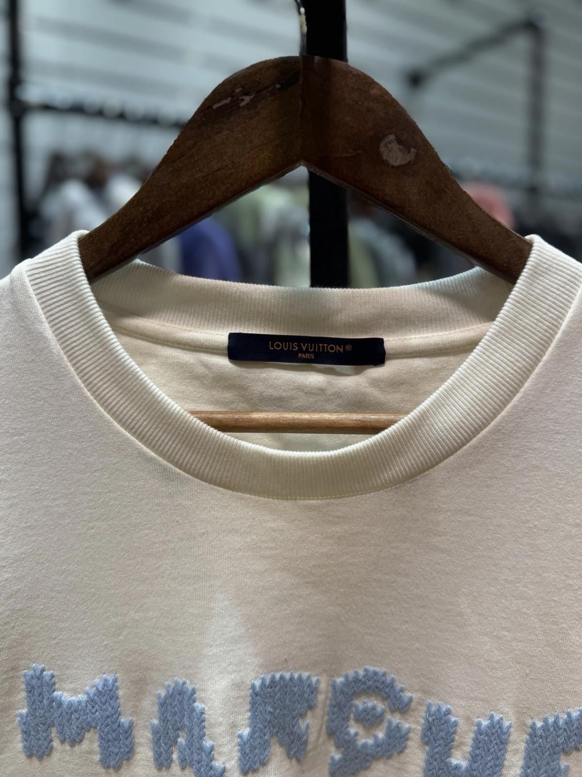 Louis Vuitton Men’s White Louis Vuitton Shirt Size Large Embroidery $1200 Size US L / EU 52-54 / 3 - 6 Thumbnail