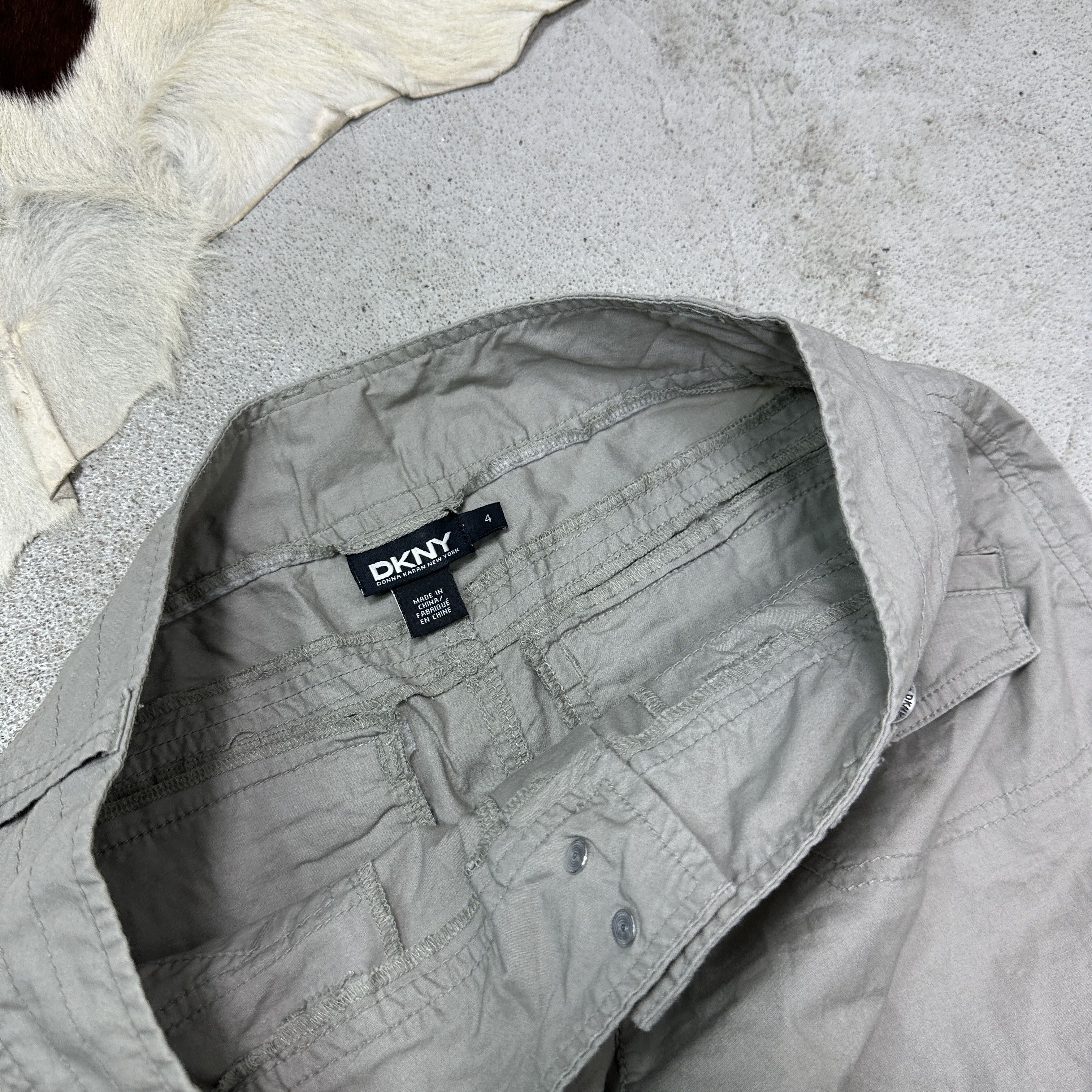 DKNY Vintage Streetwear Capri Cargo Shorts DKNY Y2K Size US 33 - 5 Thumbnail