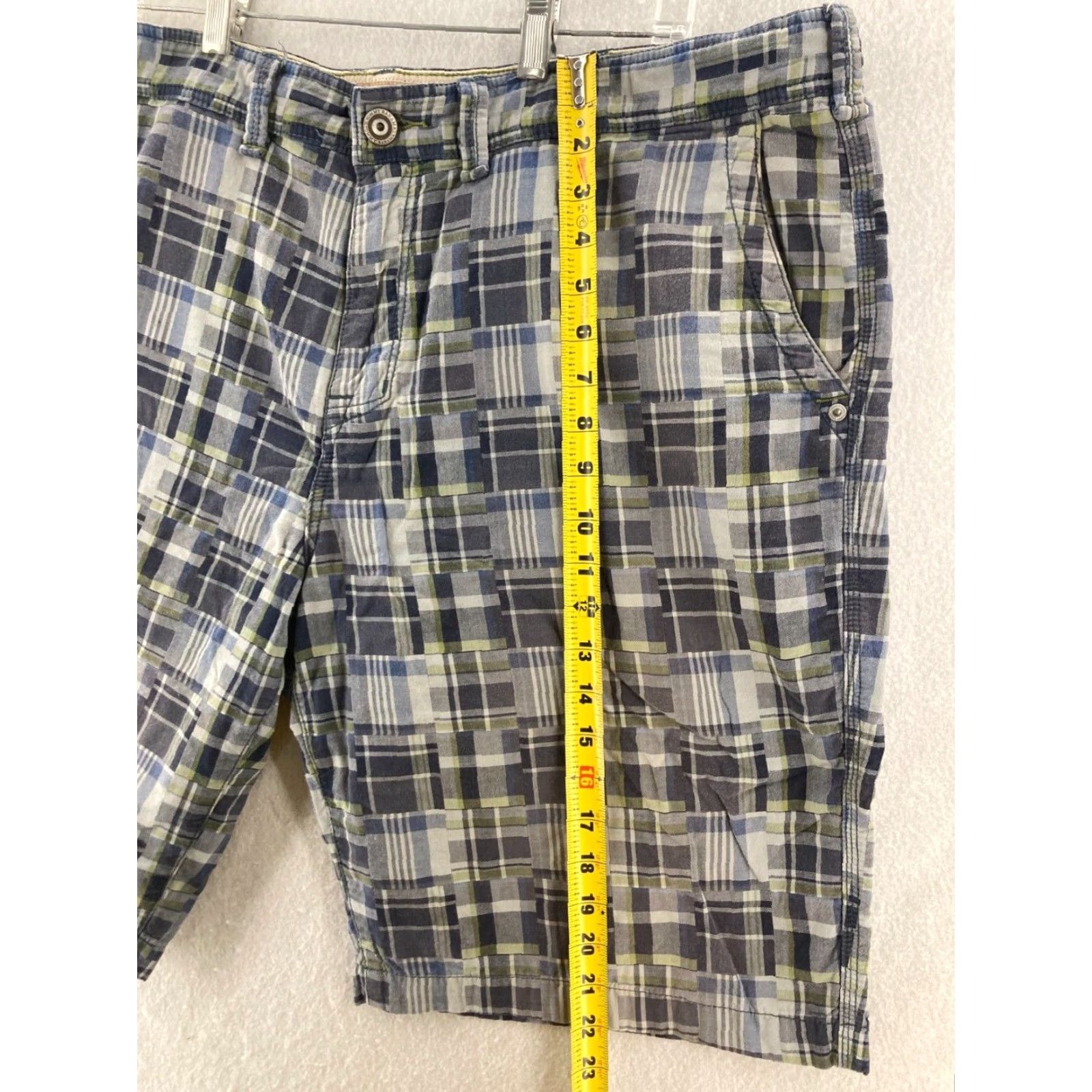 Tommy Bahama VINTAGE Tommy Bahama Cargo Shorts Mens 40 Lightweight Cotton Plaid Beach Casual Size US 40 / EU 56 - 3 Thumbnail