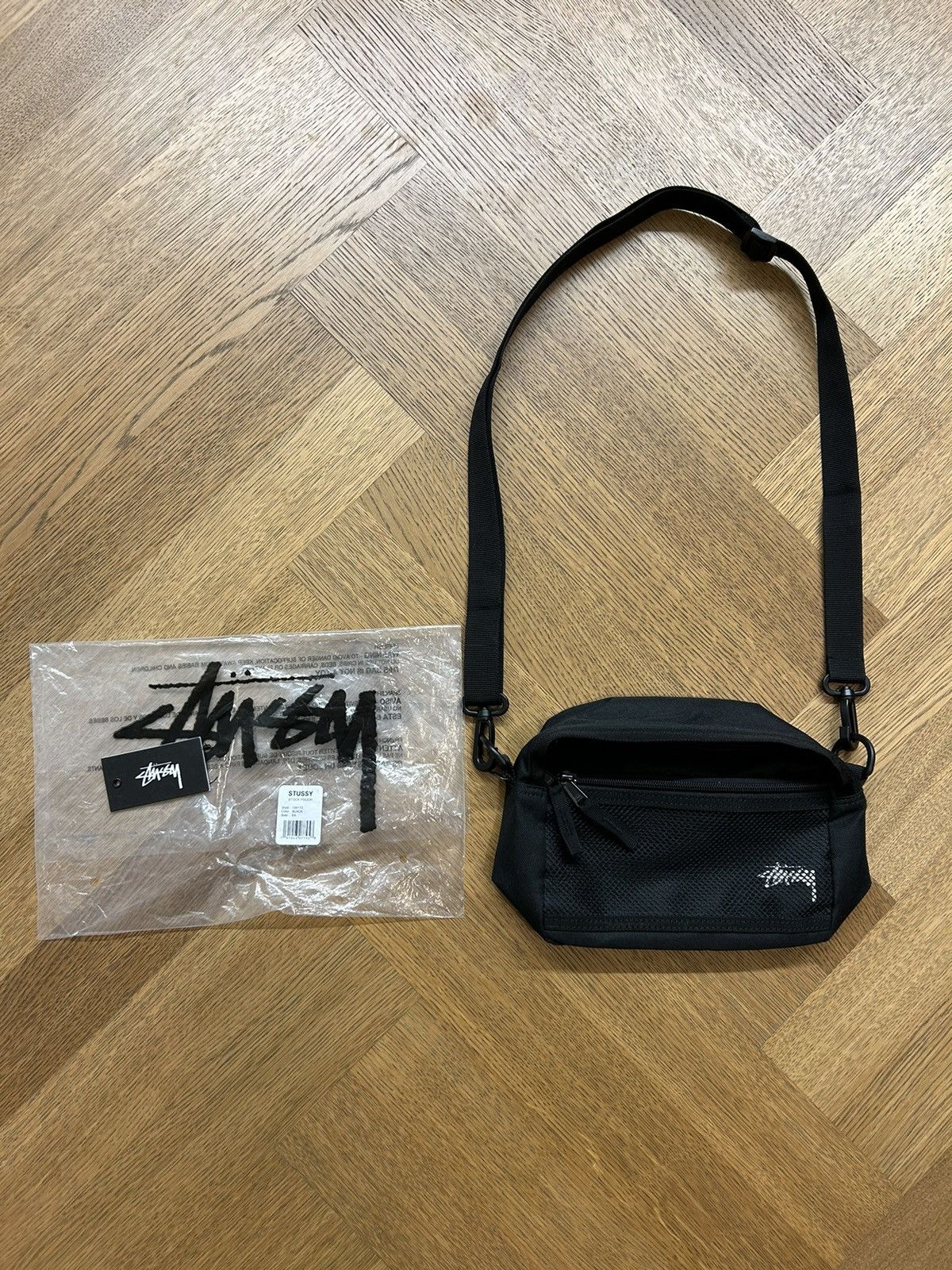 STUSSY POUCH BAG / BLACK