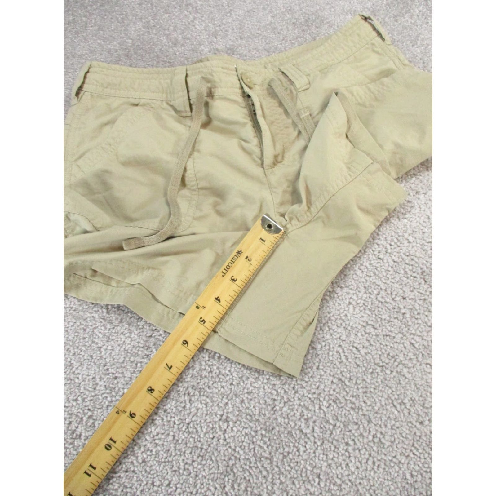 The North Face VINTAGE The North Face Shorts Womens 4 Beige Lightweight Nylon Hiking 5" Size 27" / US 4 / IT 40 - 4 Thumbnail