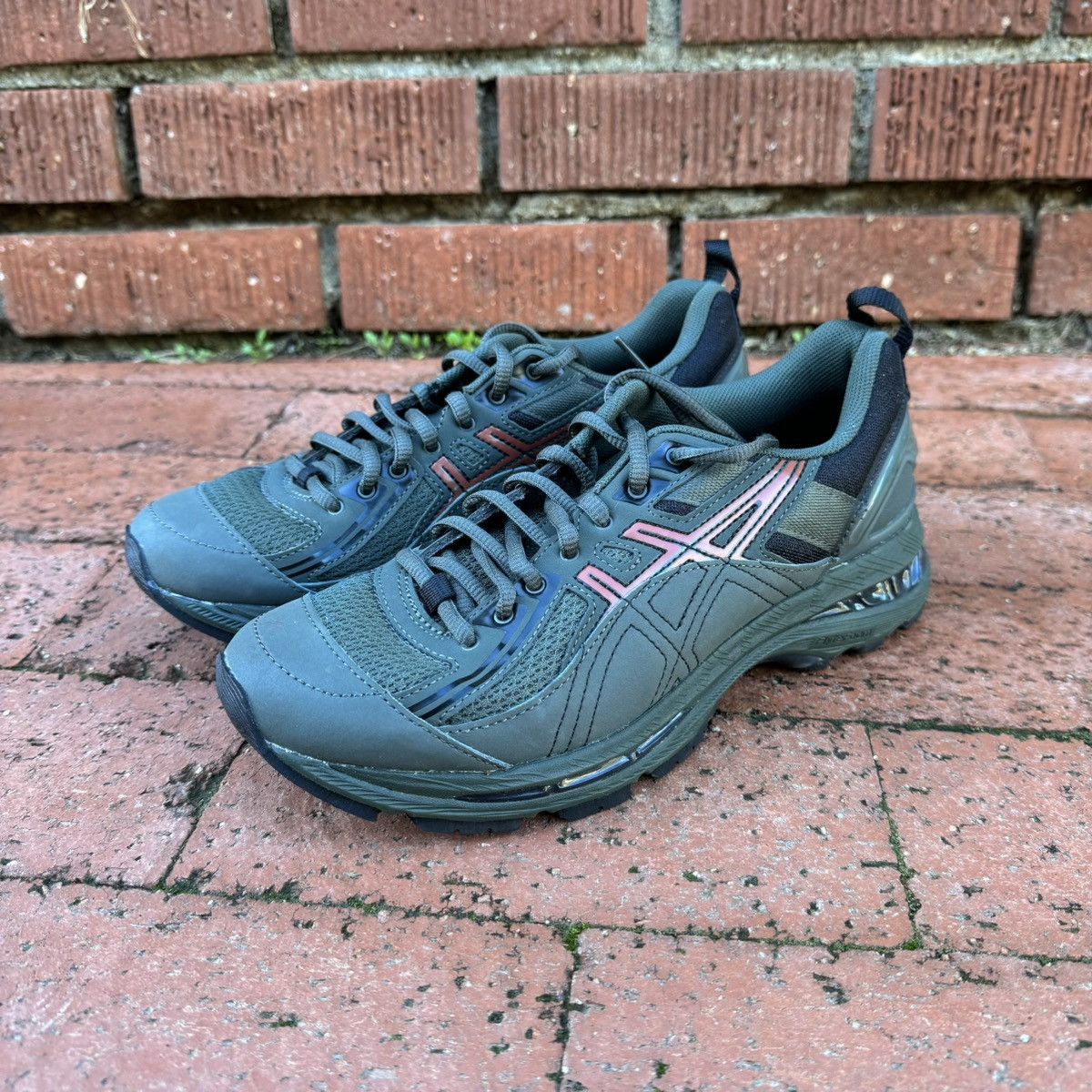 Kiko hotsell asics forest