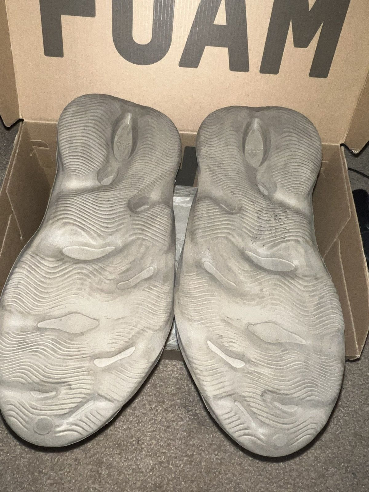 Adidas Yeezy foam runner “stone sage” Size US 13 / EU 46 - 4 Thumbnail