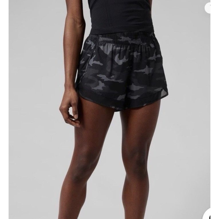 Athleta Athleta Mesh Racer Run Shorts 4" Black Camo Womens Medium Size 32" / US 10 / IT 46 - 1 Thumbnail
