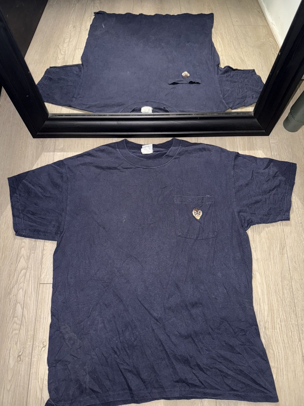 Vintage Vintage / Y2K 1990s Embroidered Taz Pocket Shirt Size US XL / EU 56 / 4 - 1 Thumbnail