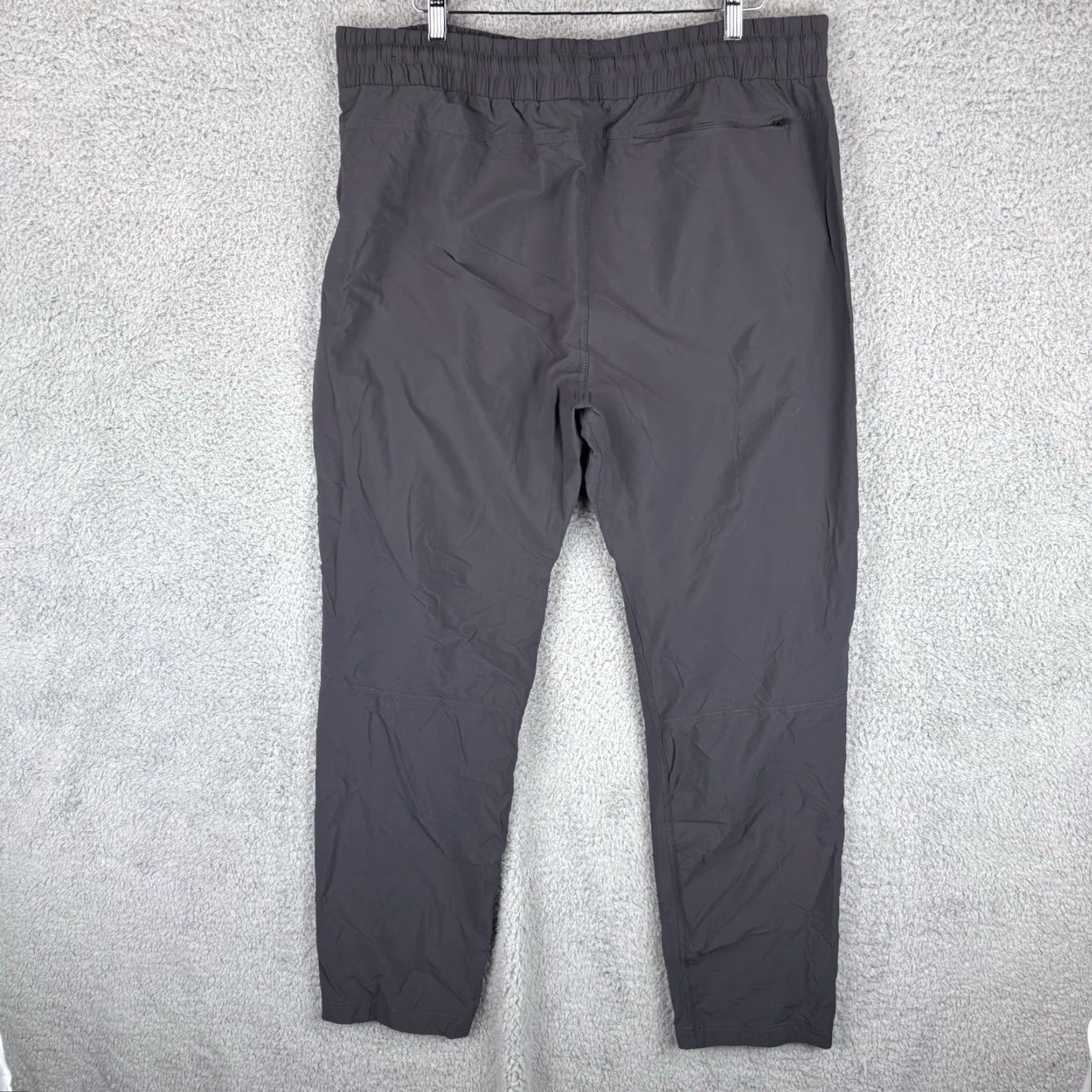 Abercrombie & Fitch Abercrombie & Fitch Track Pants Mens XL Long Gray Nylon Zip Pockets Lightweight Vintage 90s Grunge Hip Hop Windbreaker Style Tapered Regular Fit Size US 36 / EU 52 - 3 Thumbnail