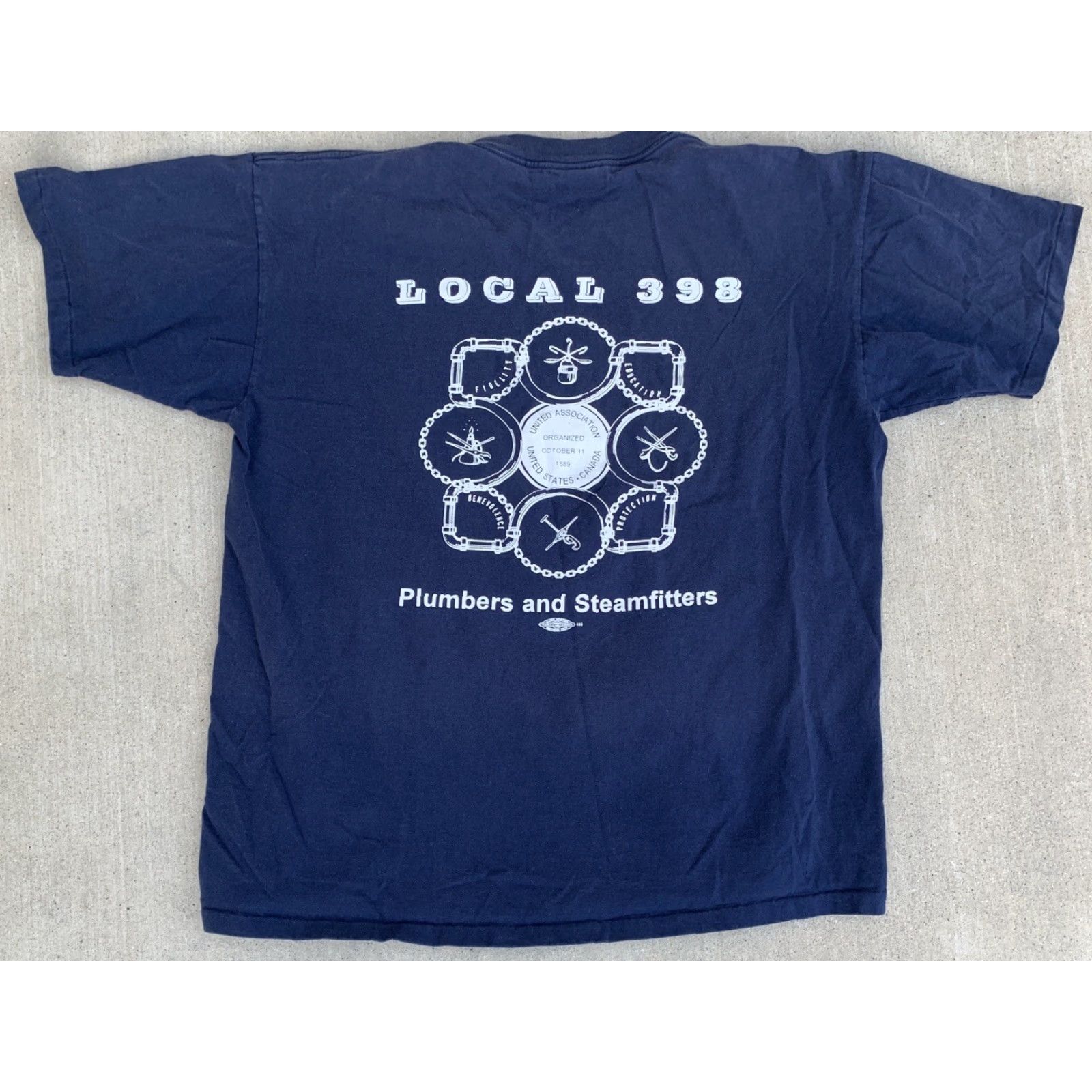 Vintage VINTAGE Oneita Local 398 Plumbers and Steamfitters Pocket T Shirt Short Sleeve Size XL Blue Cotton Mens Size US XL / EU 56 / 4 - 3 Thumbnail
